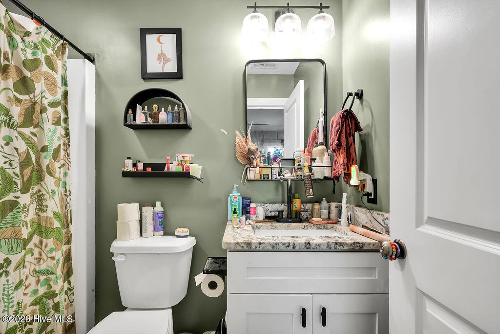 100560023 | Photo 11