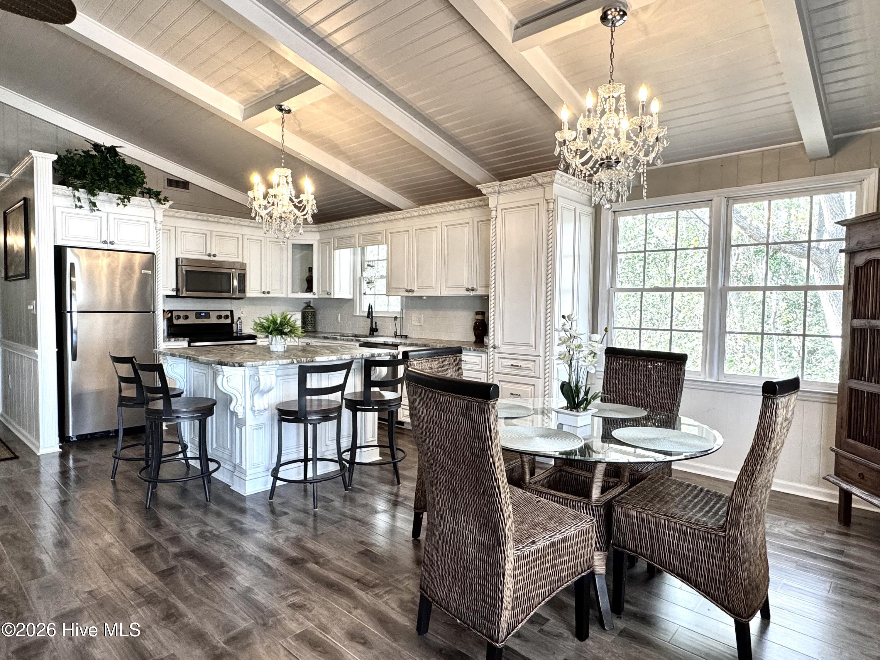 100558799 | Photo 25