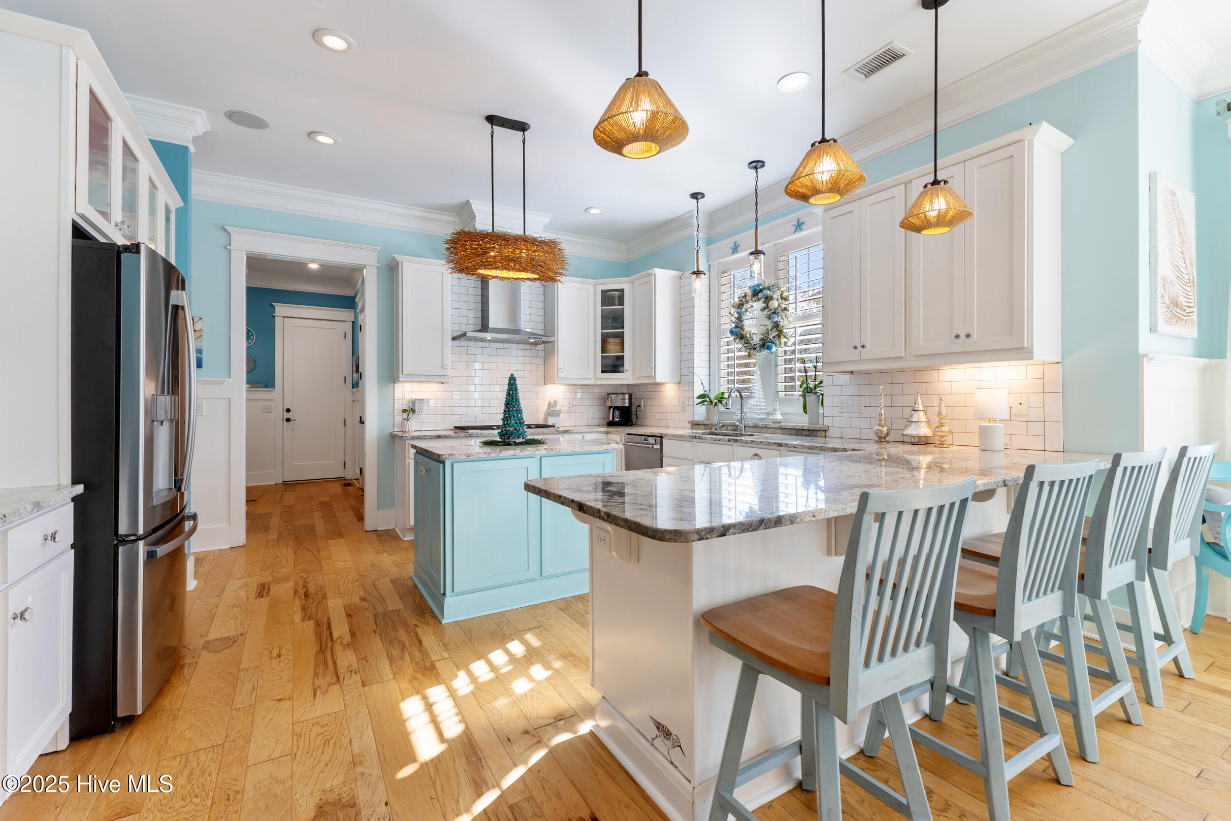 100543179 | Photo 22