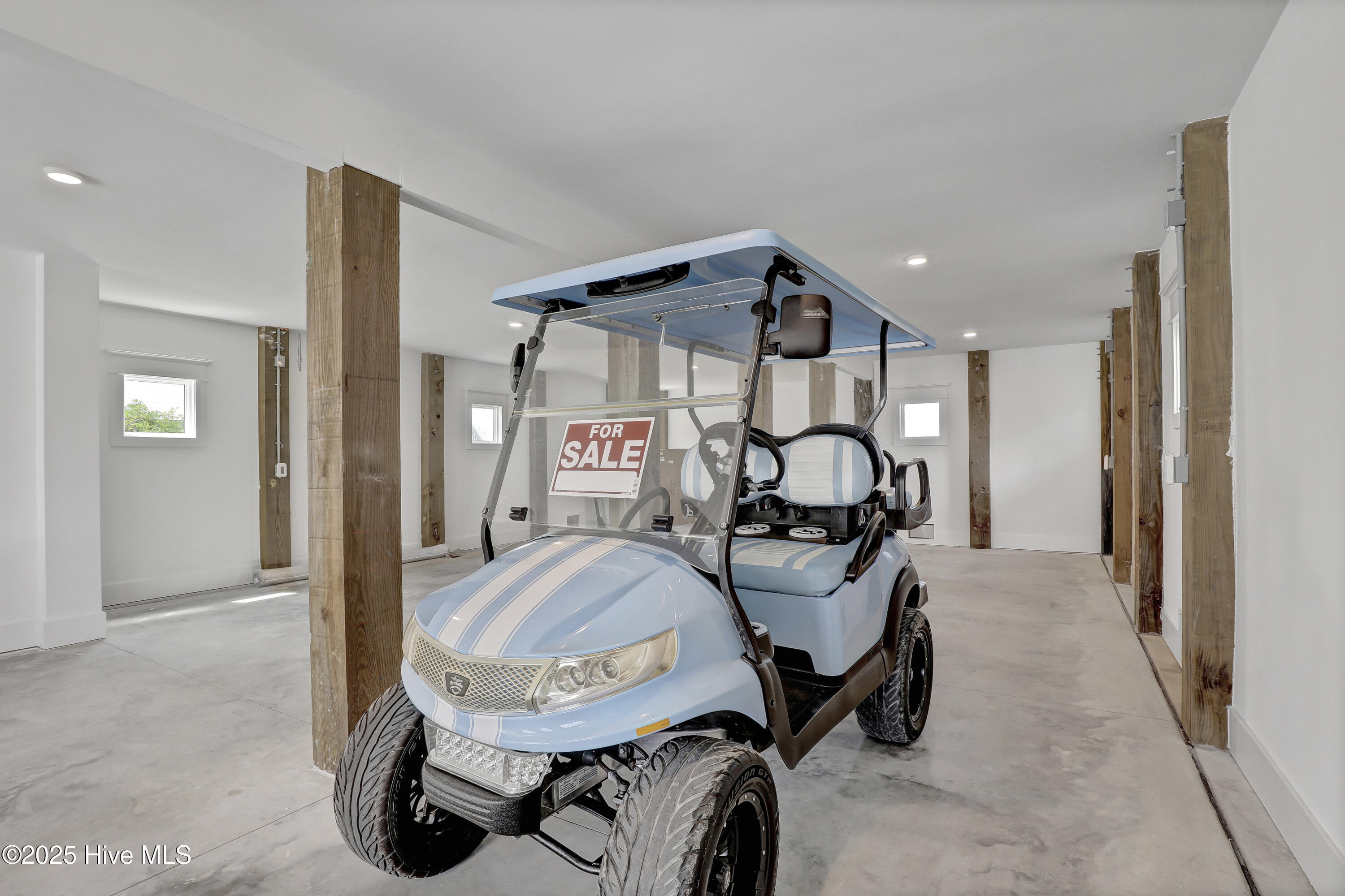 100555615 | Photo 56