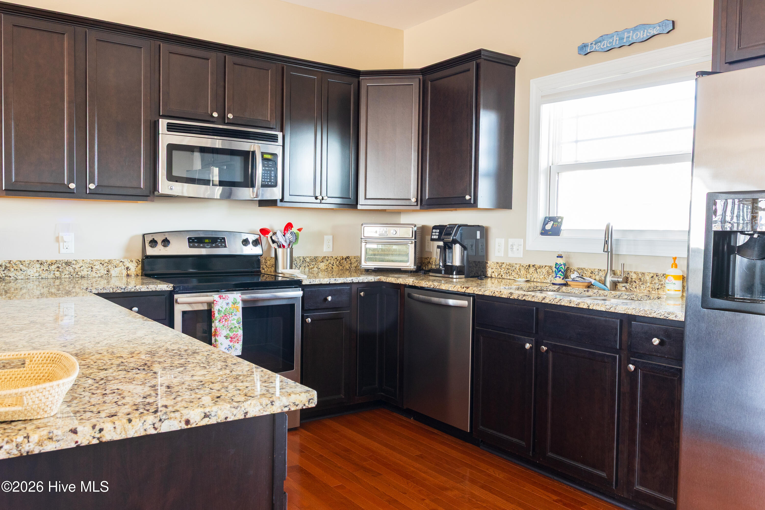 100559120 | Photo 14