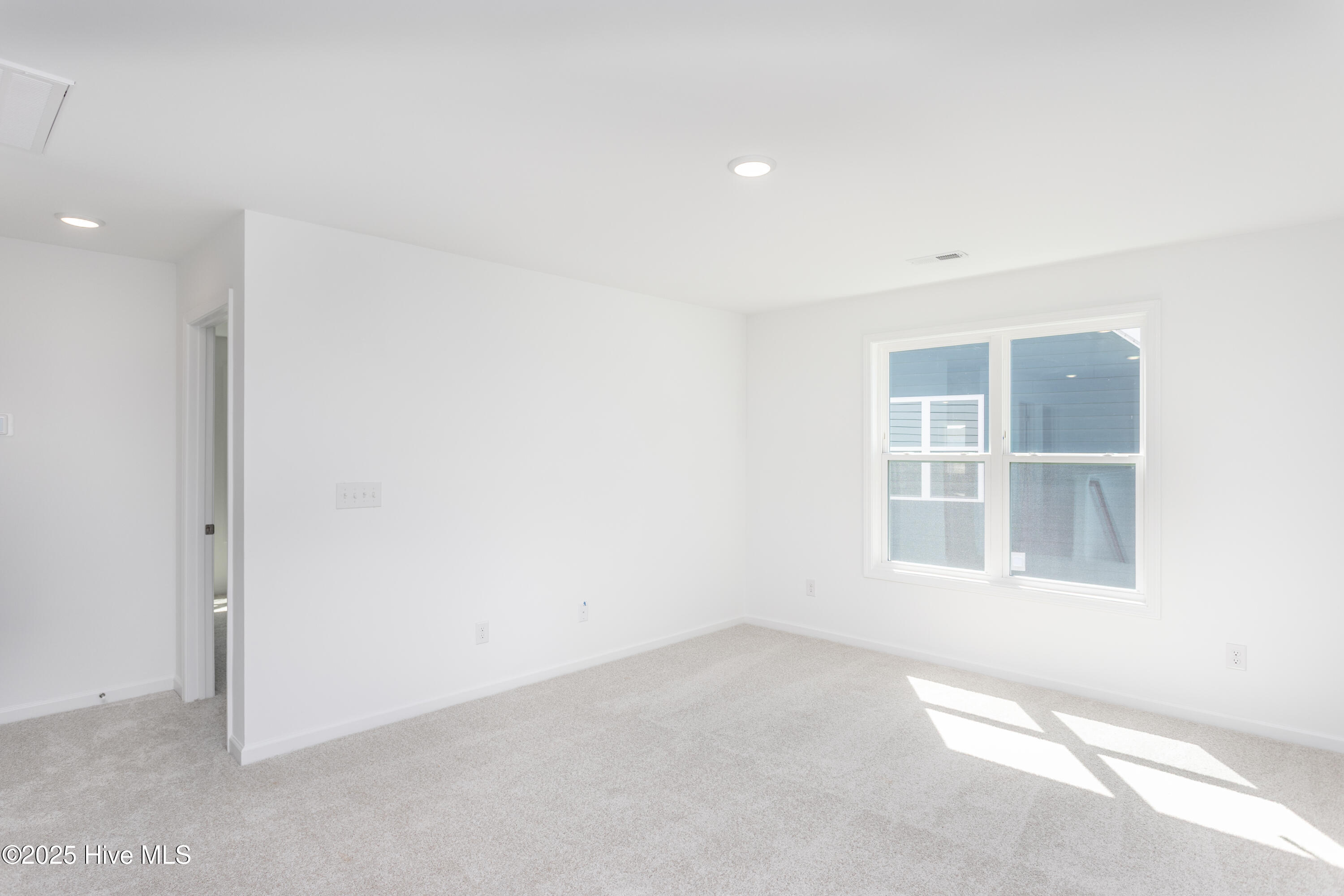 100504339 | Photo 16