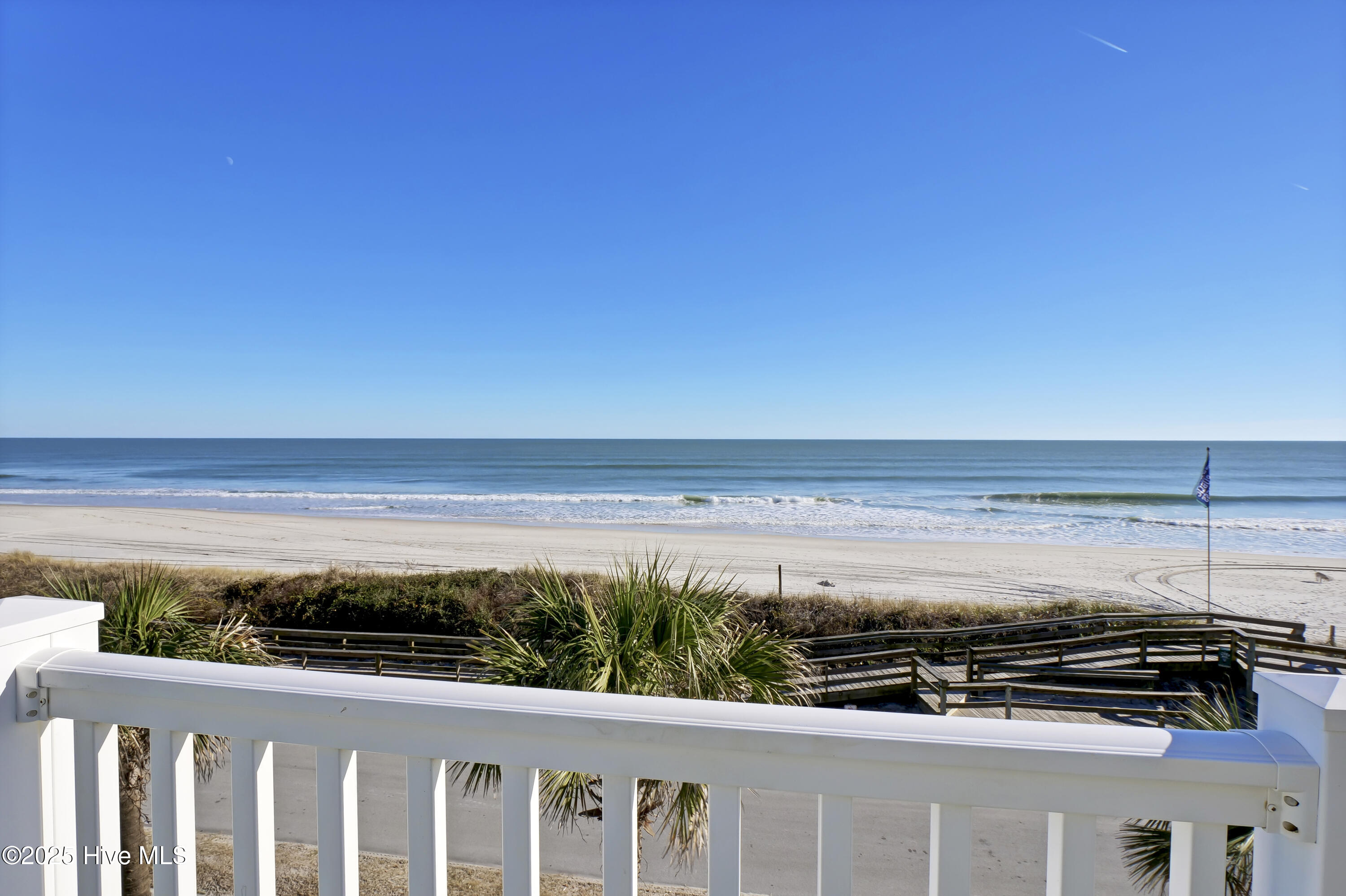 100535272 | Photo 51