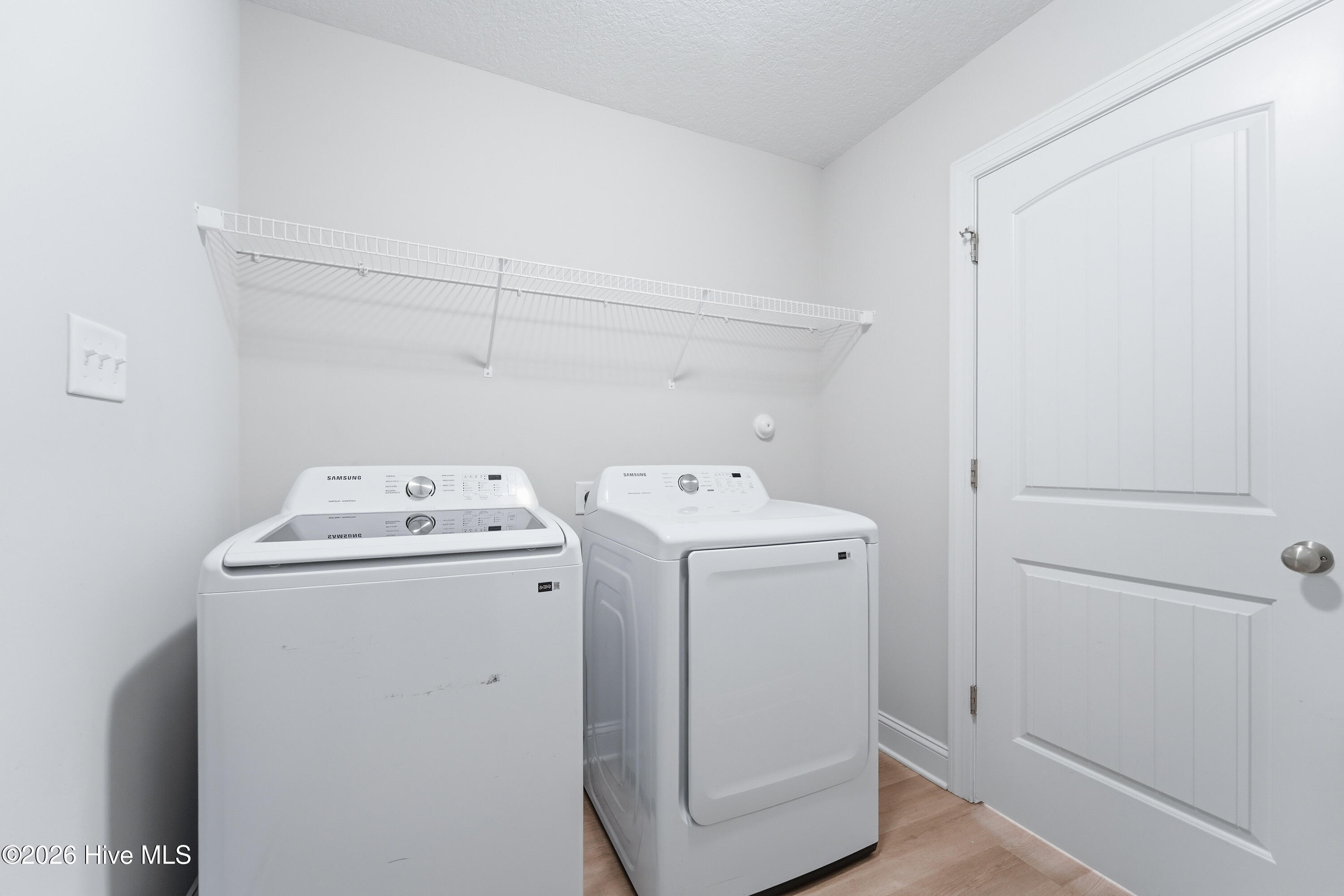 100570478 | Photo 47