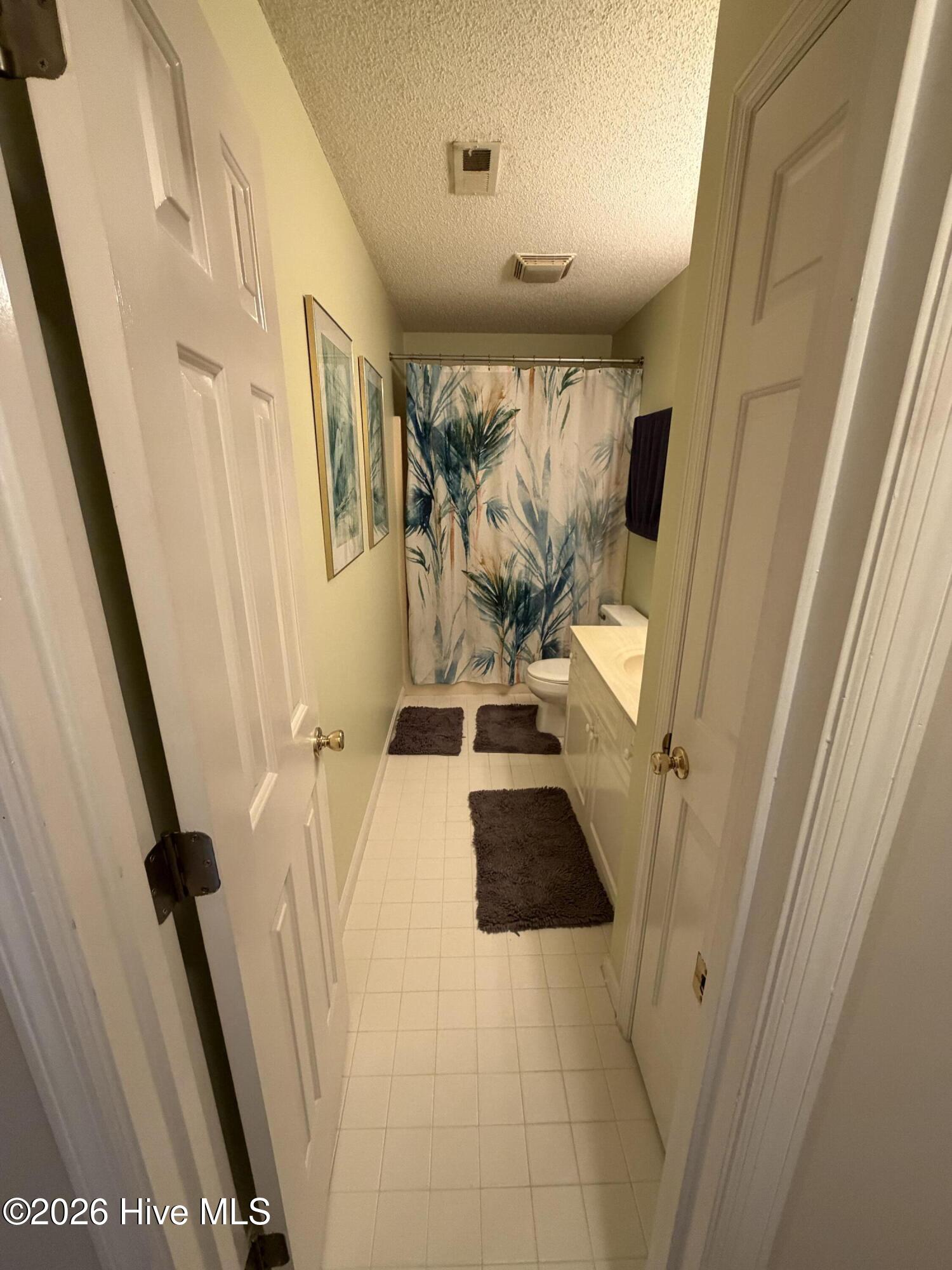 100561794 | Photo 12