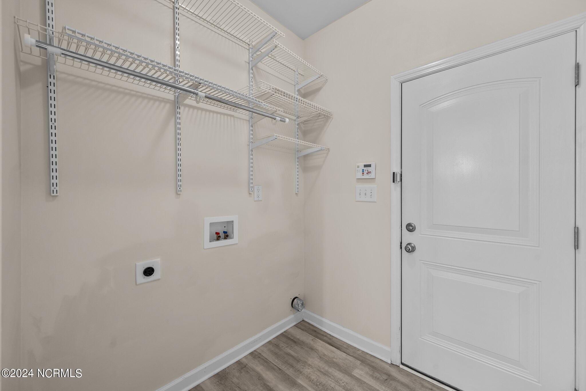 100549722 | Photo 14