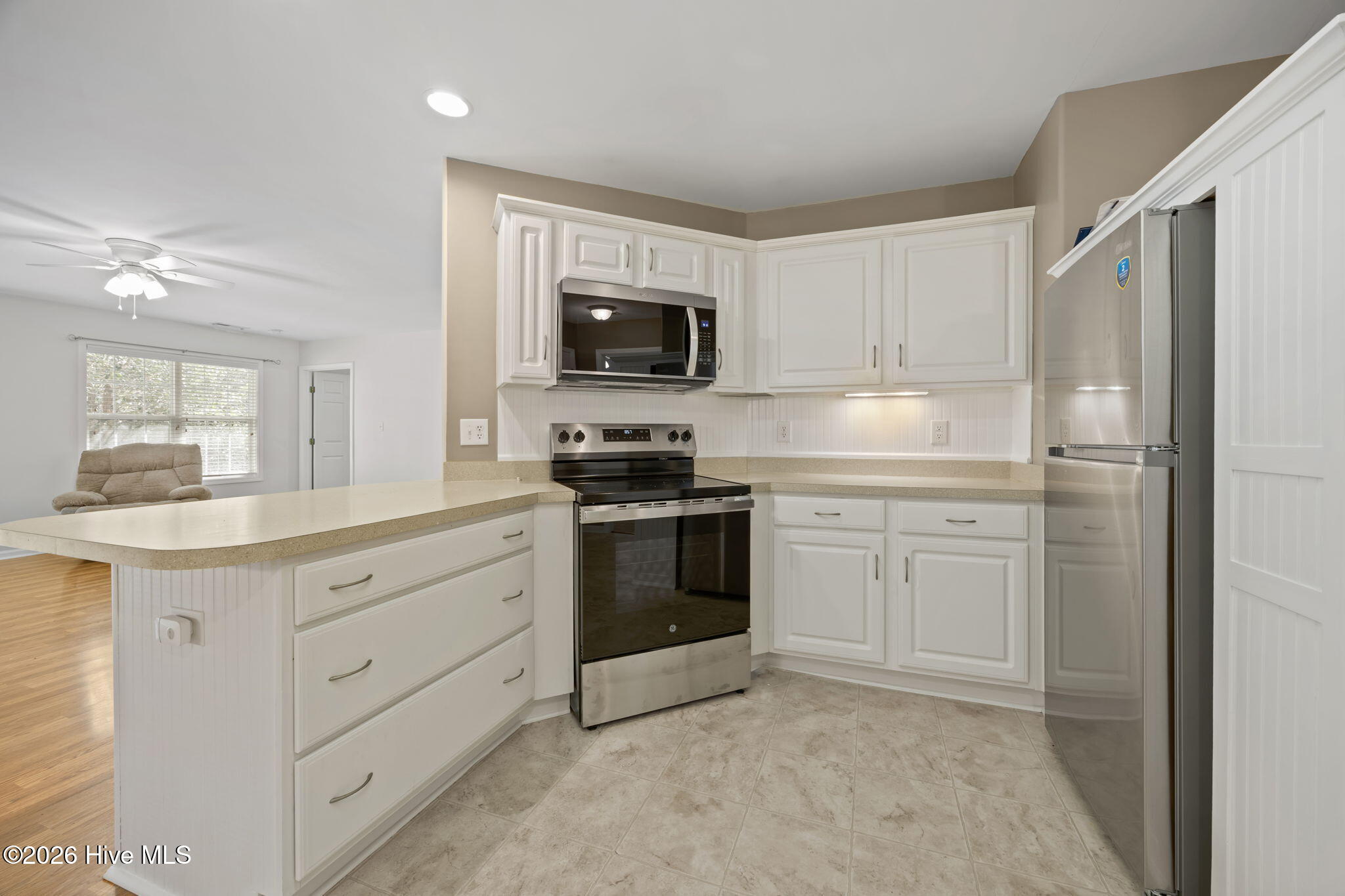 100560523 | Photo 17