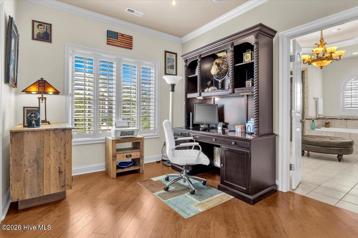 100553917 | Photo 40