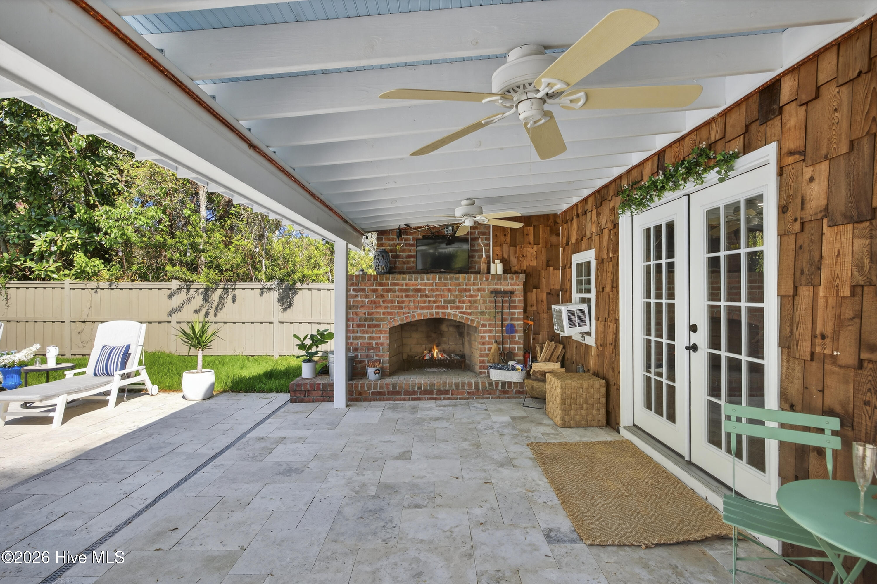 100564665 | Photo 45