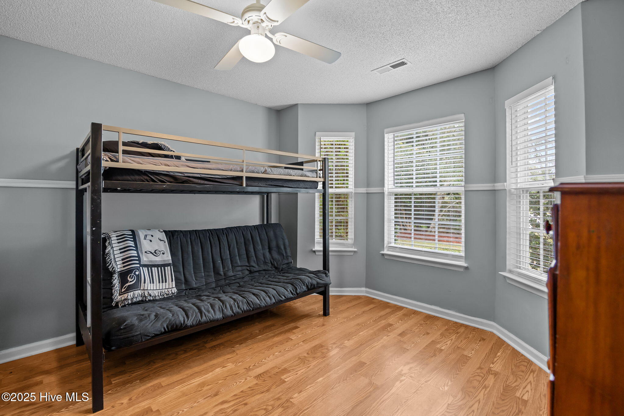 100543555 | Photo 23