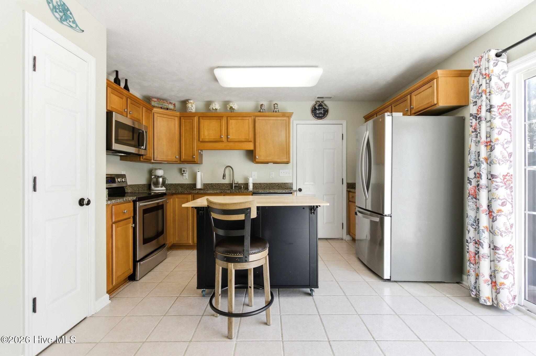 100561408 | Photo 24