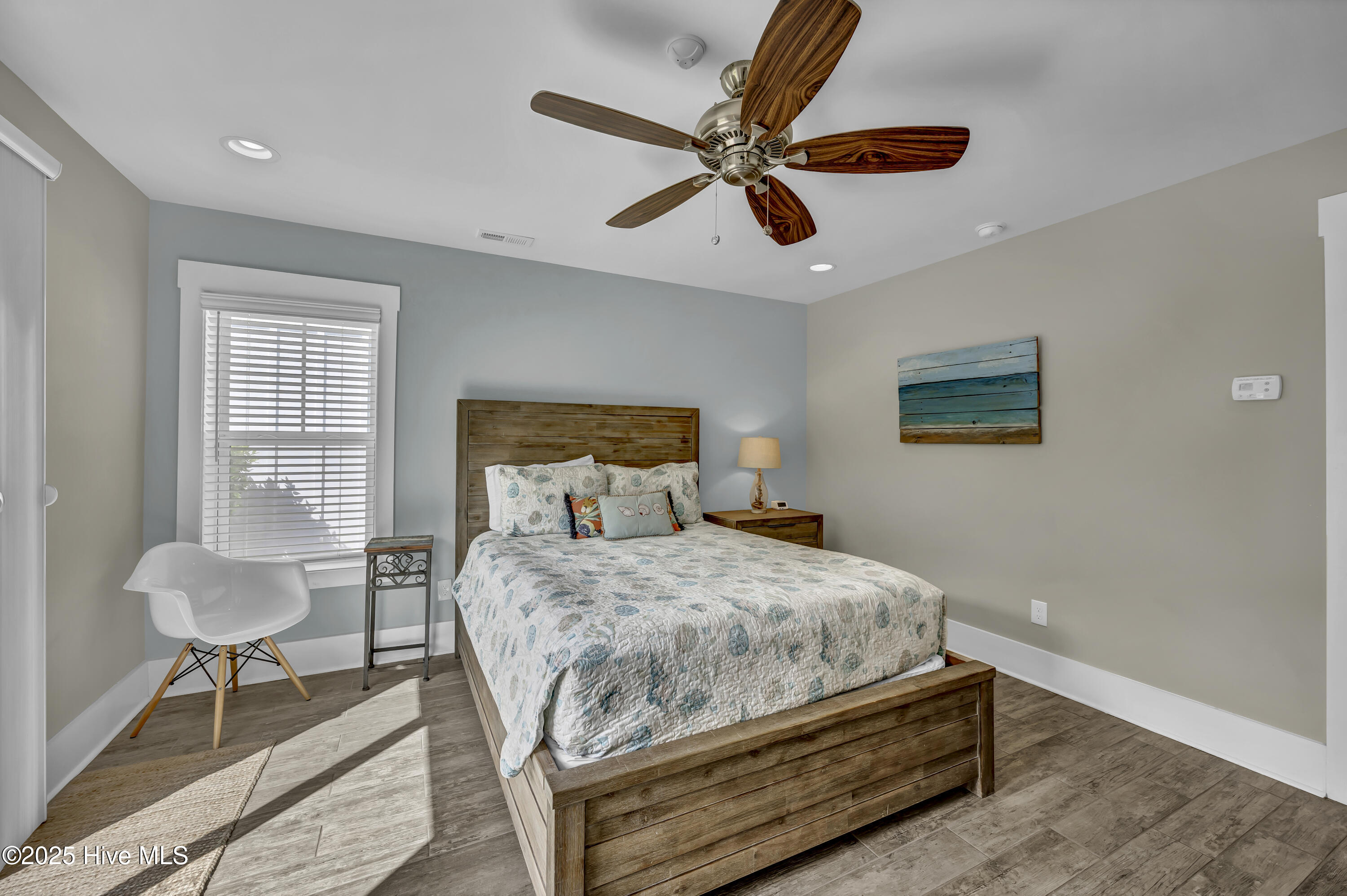 100535596 | Photo 29