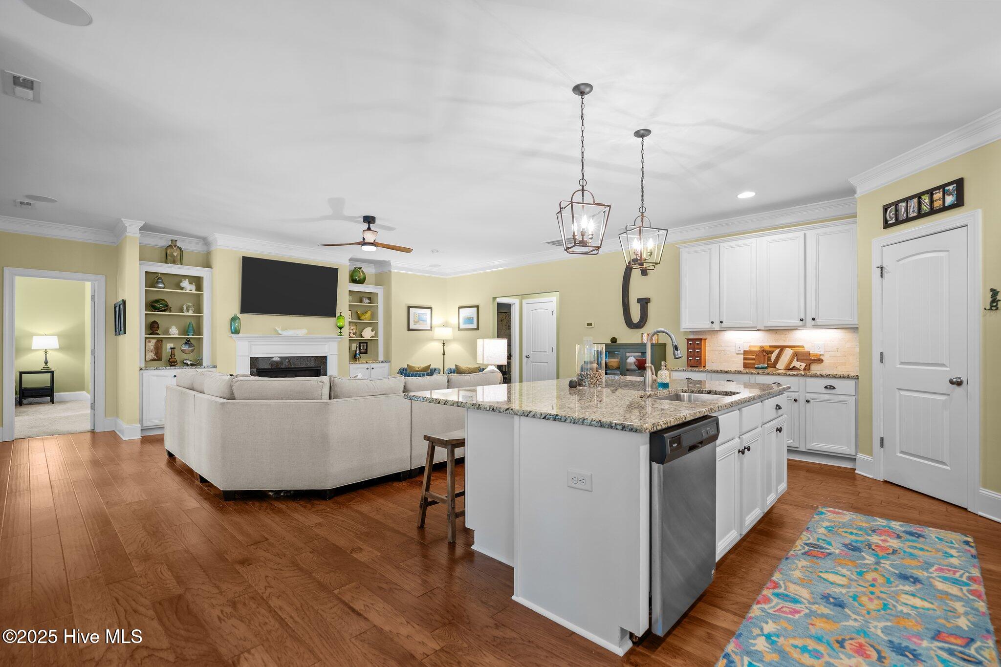 100518036 | Photo 10