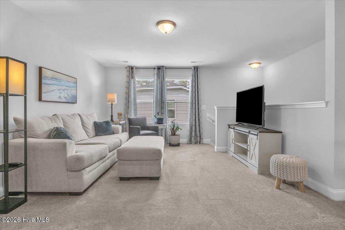 100560173 | Photo 50