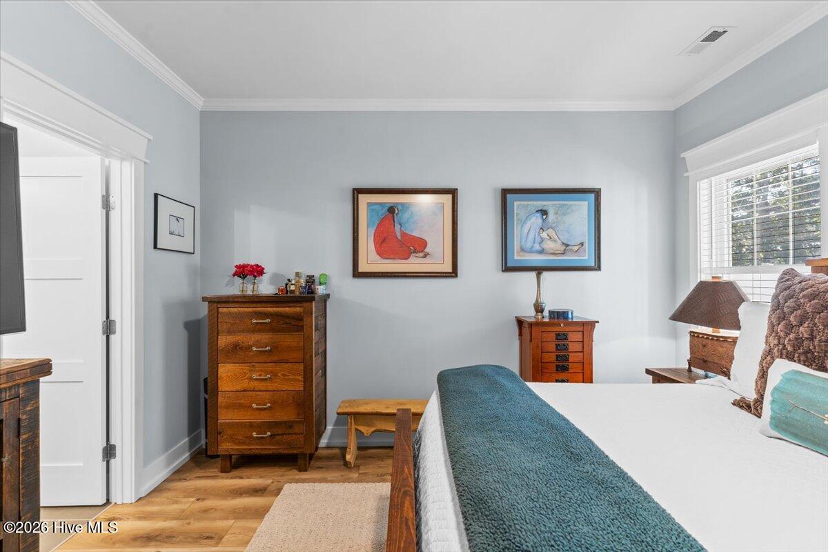 100547880 | Photo 25