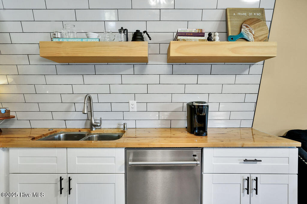 100538835 | Photo 14