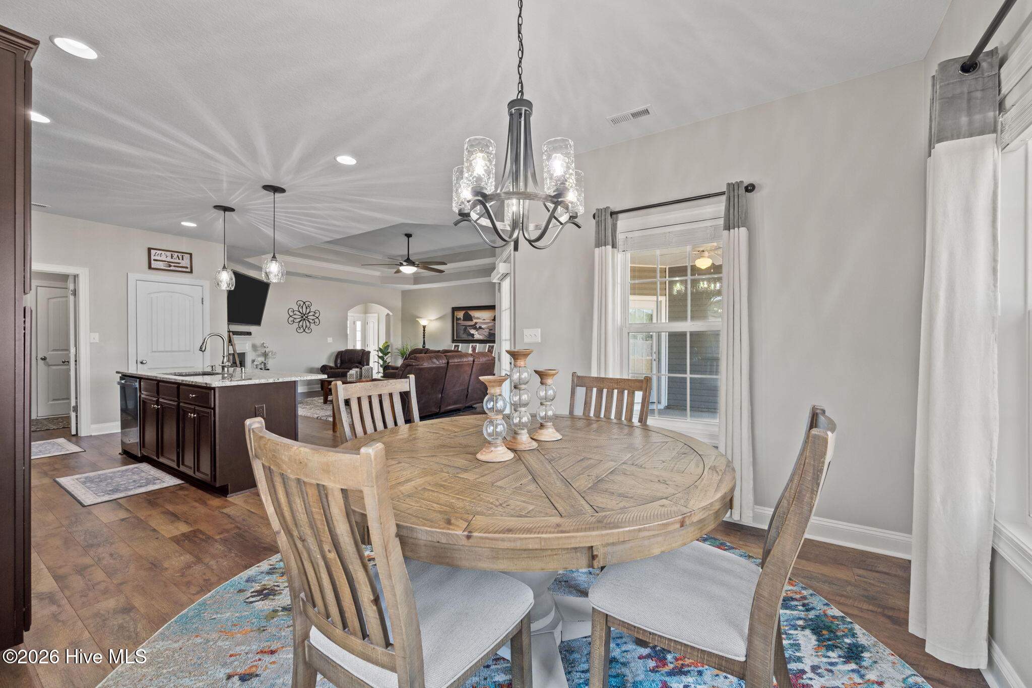 100559692 | Photo 11