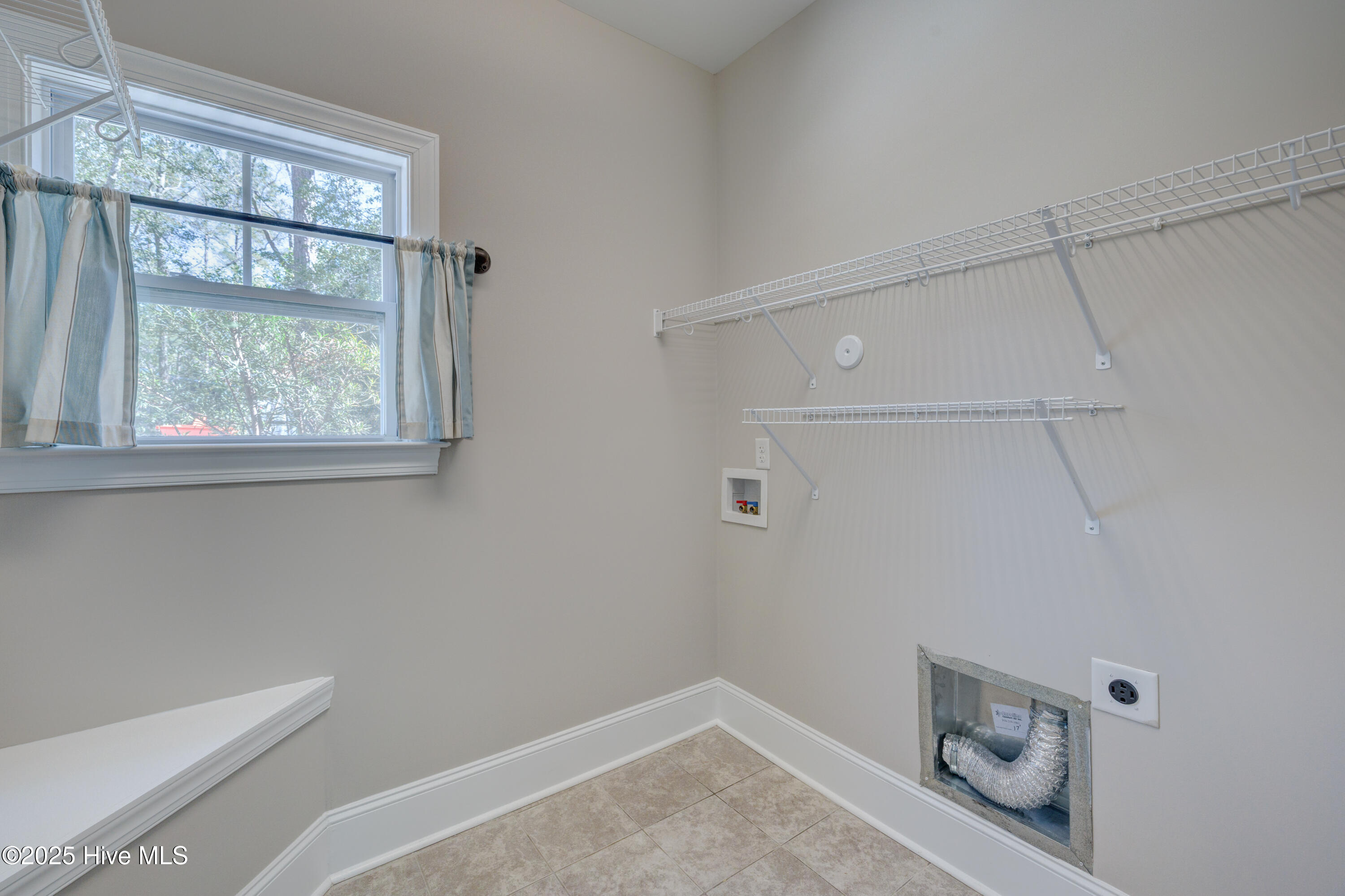 100496540 | Photo 32