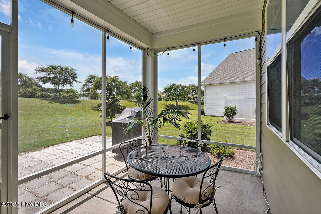 100538128 | Photo 27