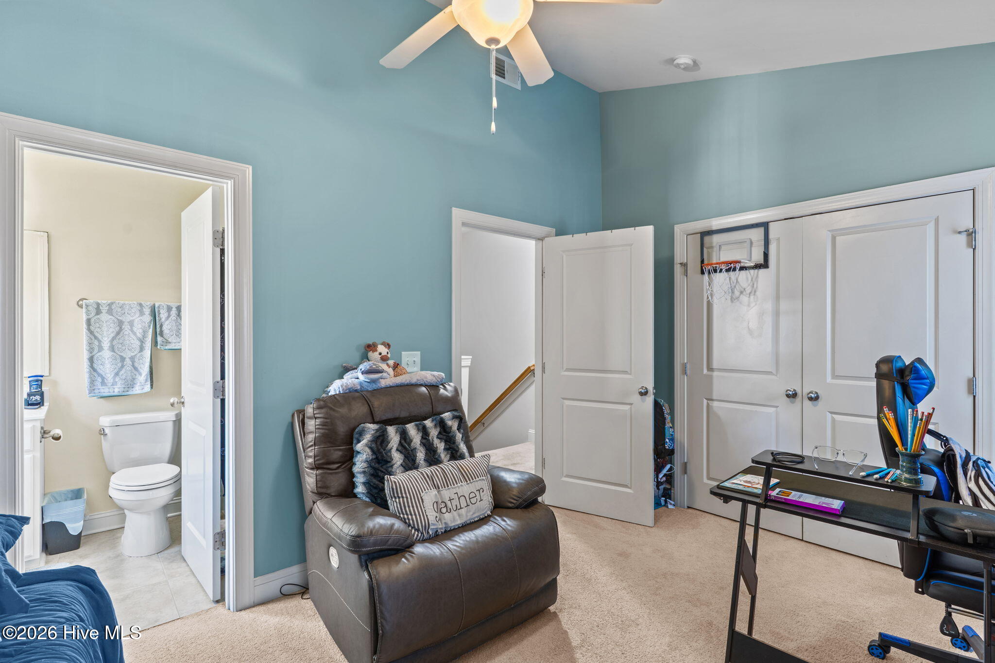 100561470 | Photo 33