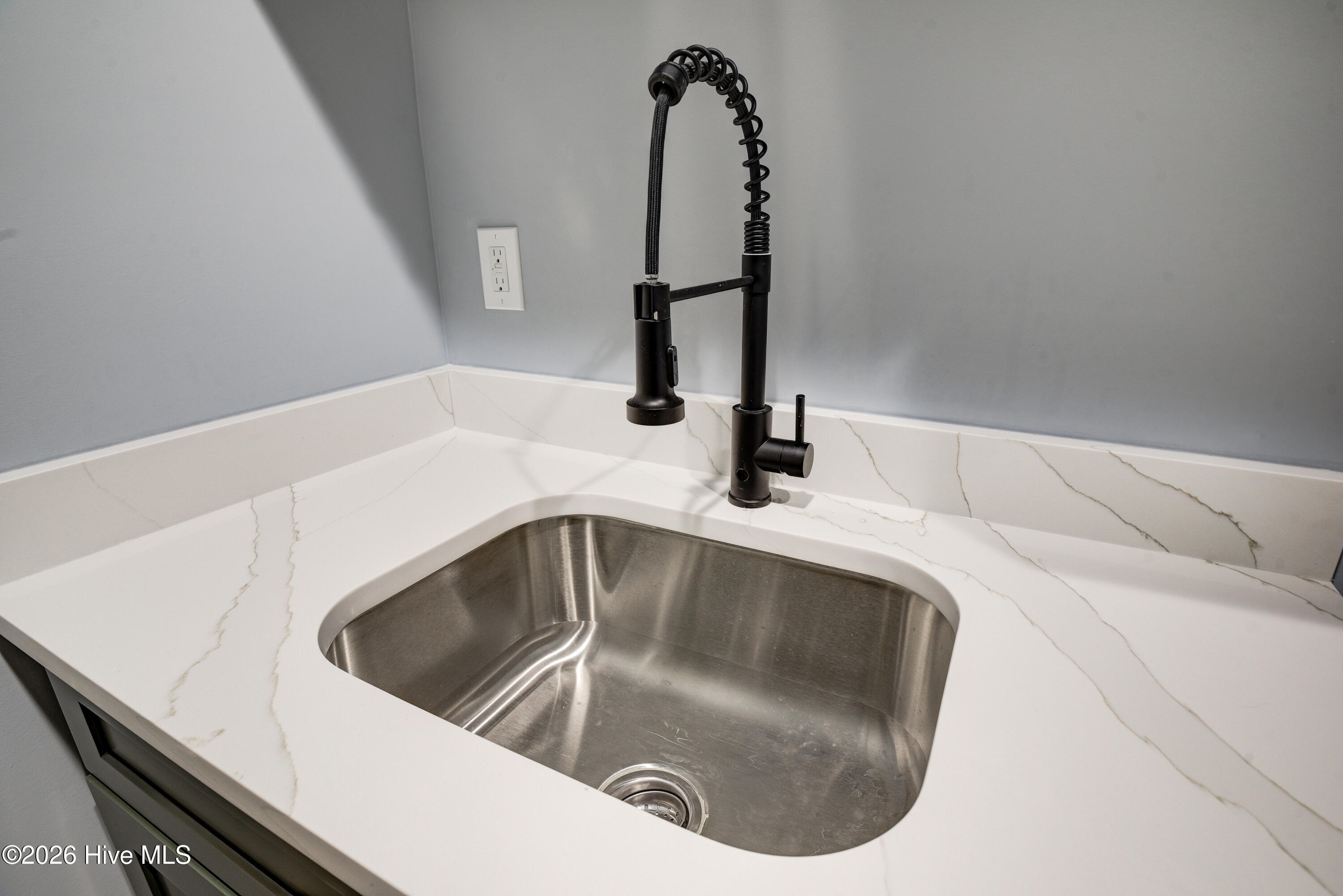 100560794 | Photo 18