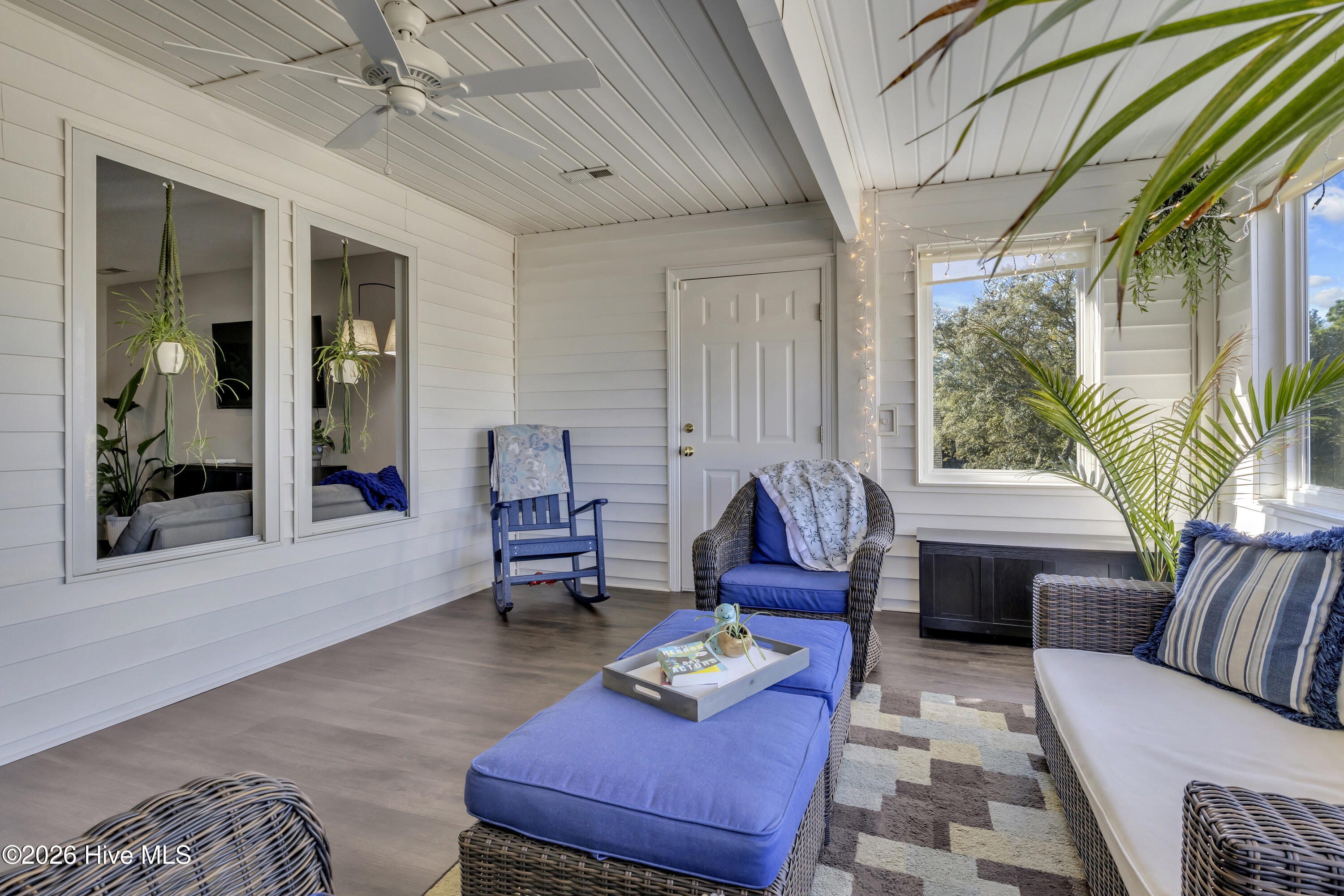 100561178 | Photo 37