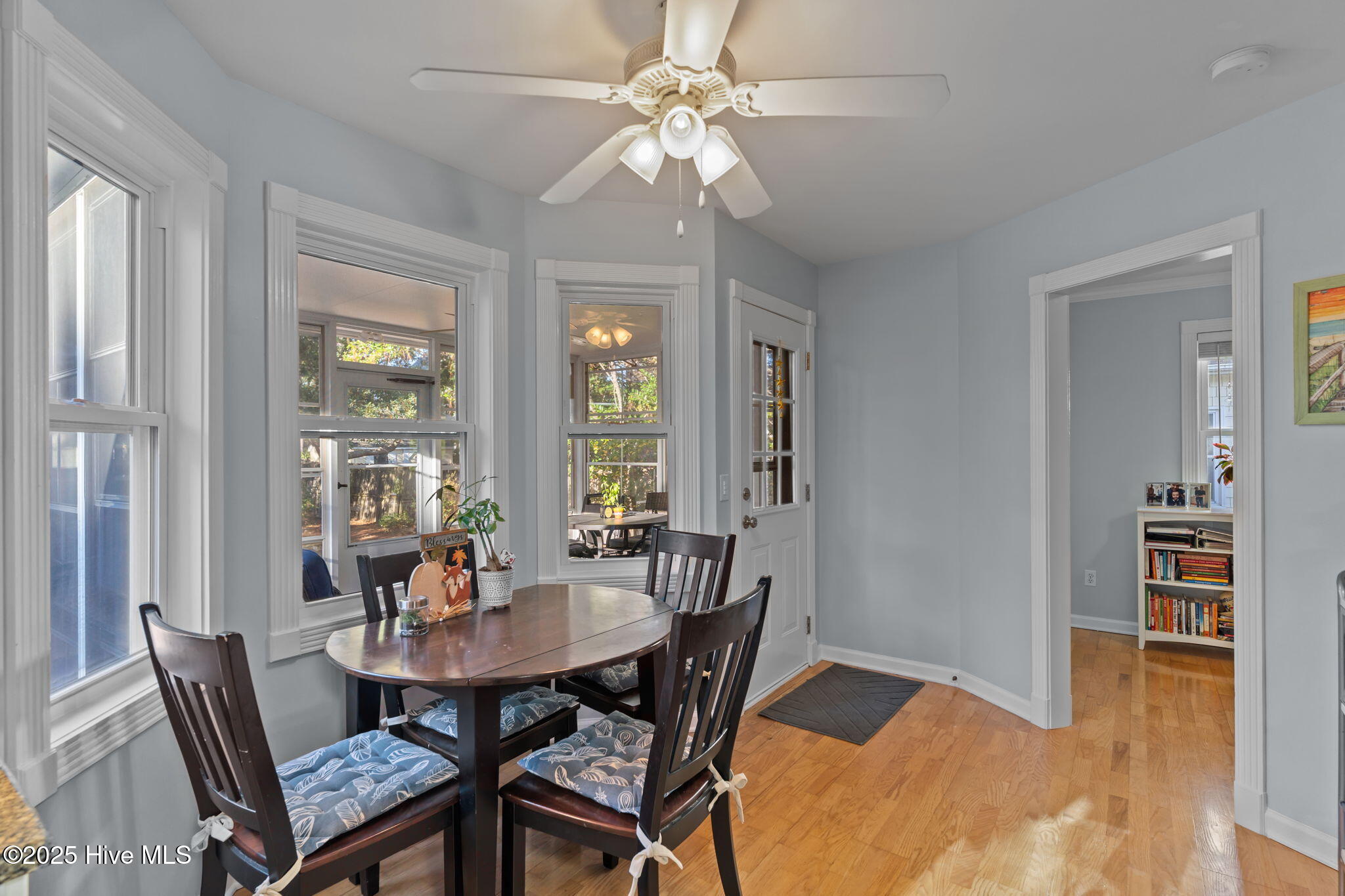 100539948 | Photo 16