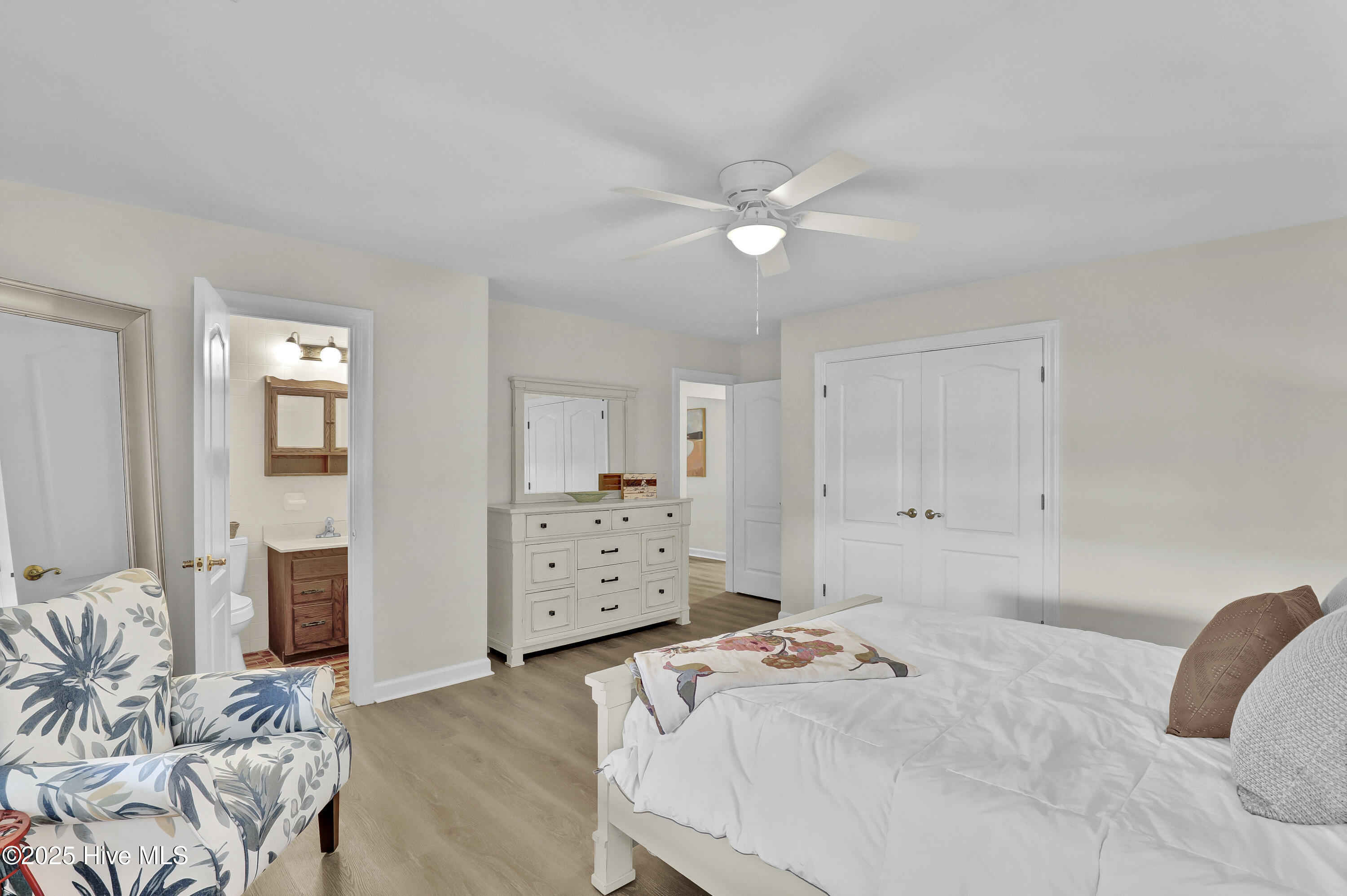 100537816 | Photo 16