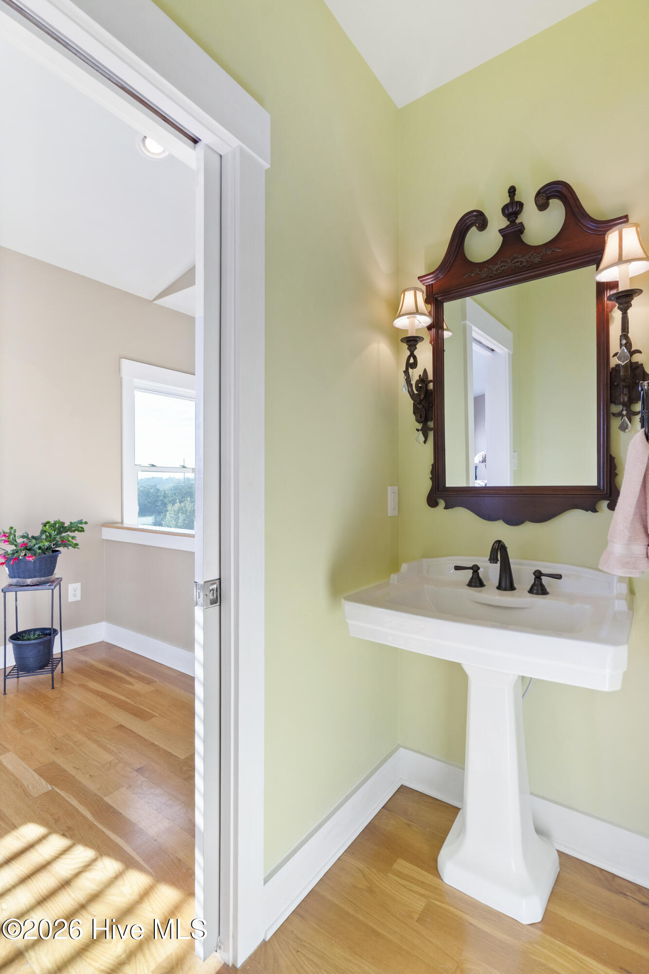 100555944 | Photo 27