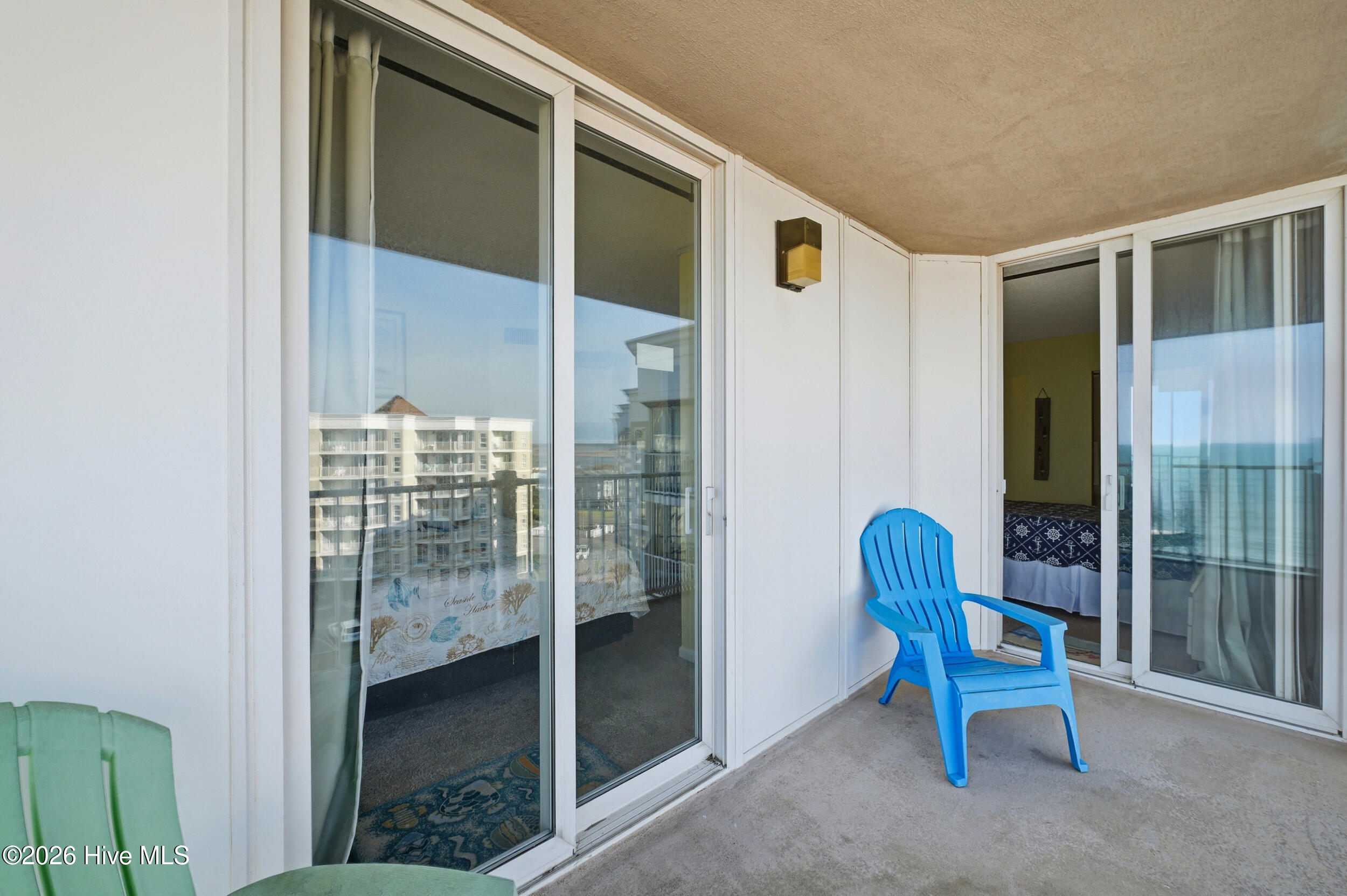 100563284 | Photo 22