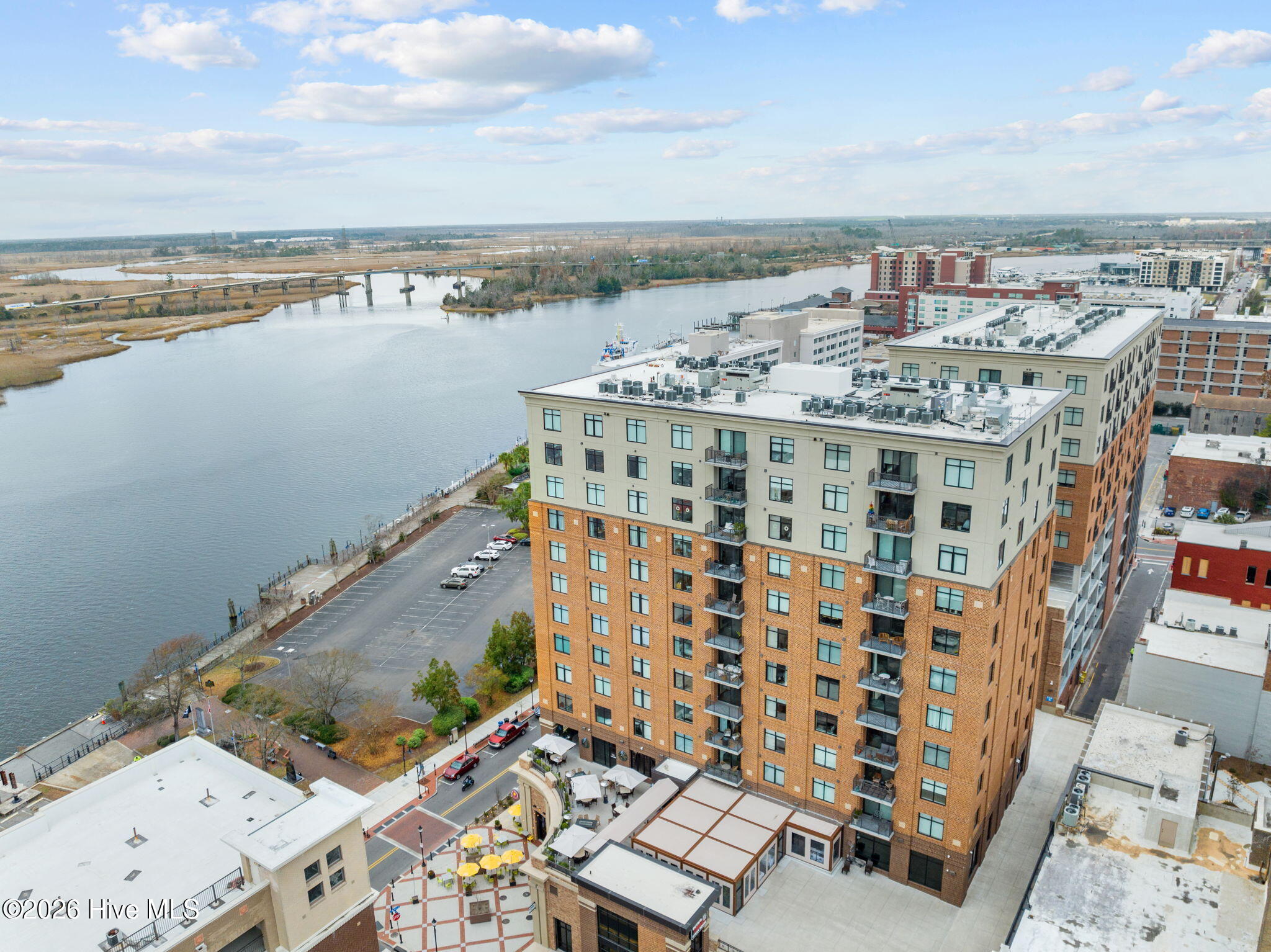 100565283 | Photo 65