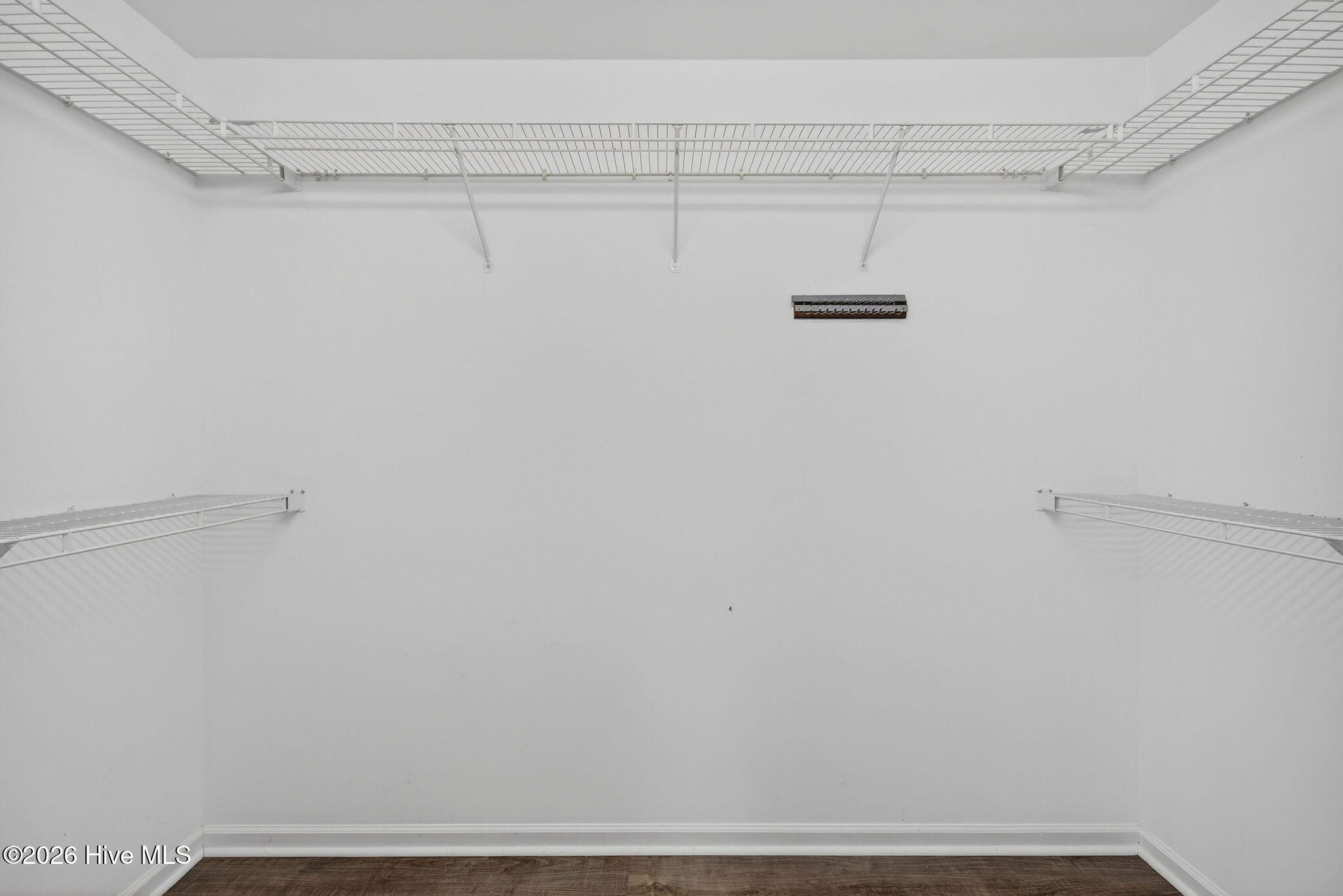 100561211 | Photo 15