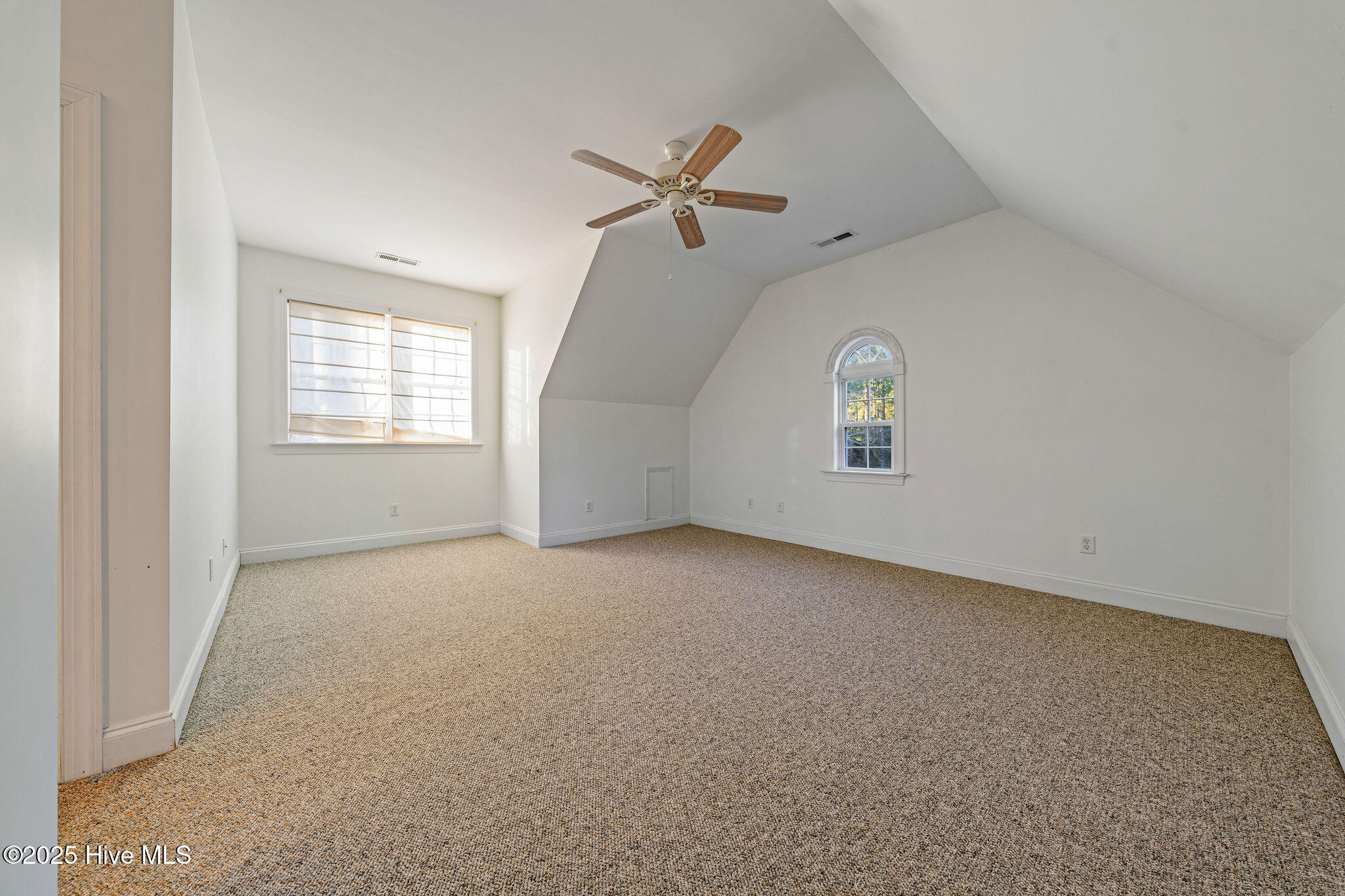 100541606 | Photo 36