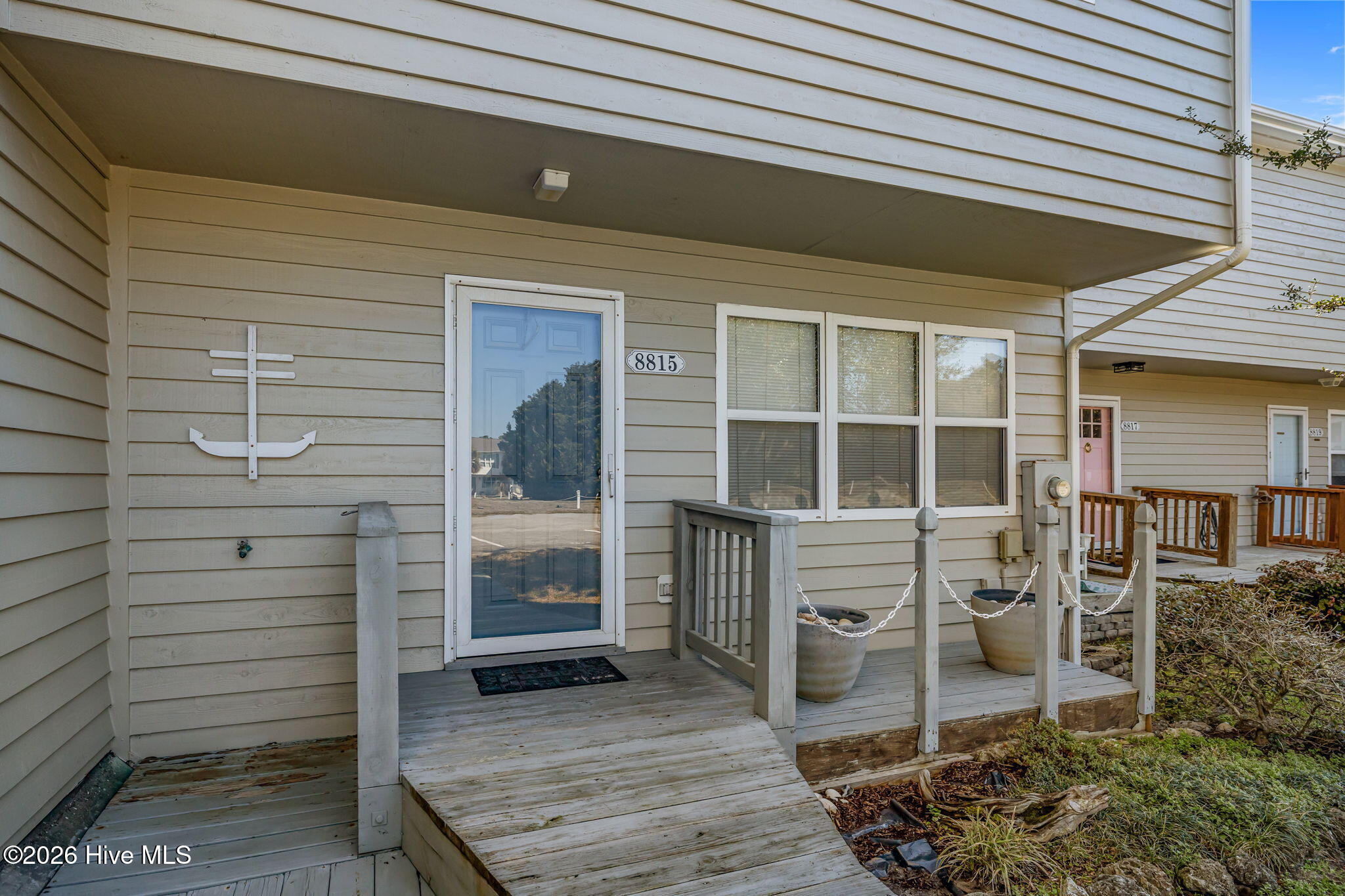 100557807 | Photo 39