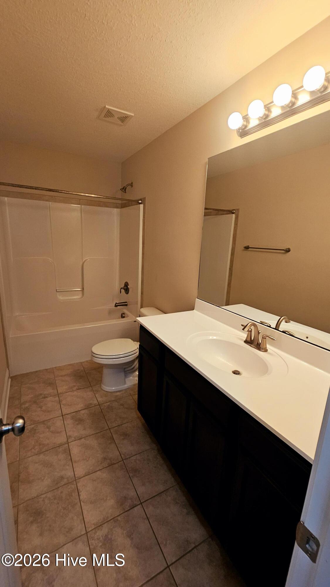 100549726 | Photo 12