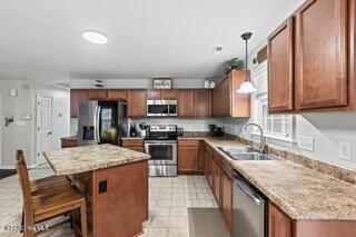 100552860 | Photo 12