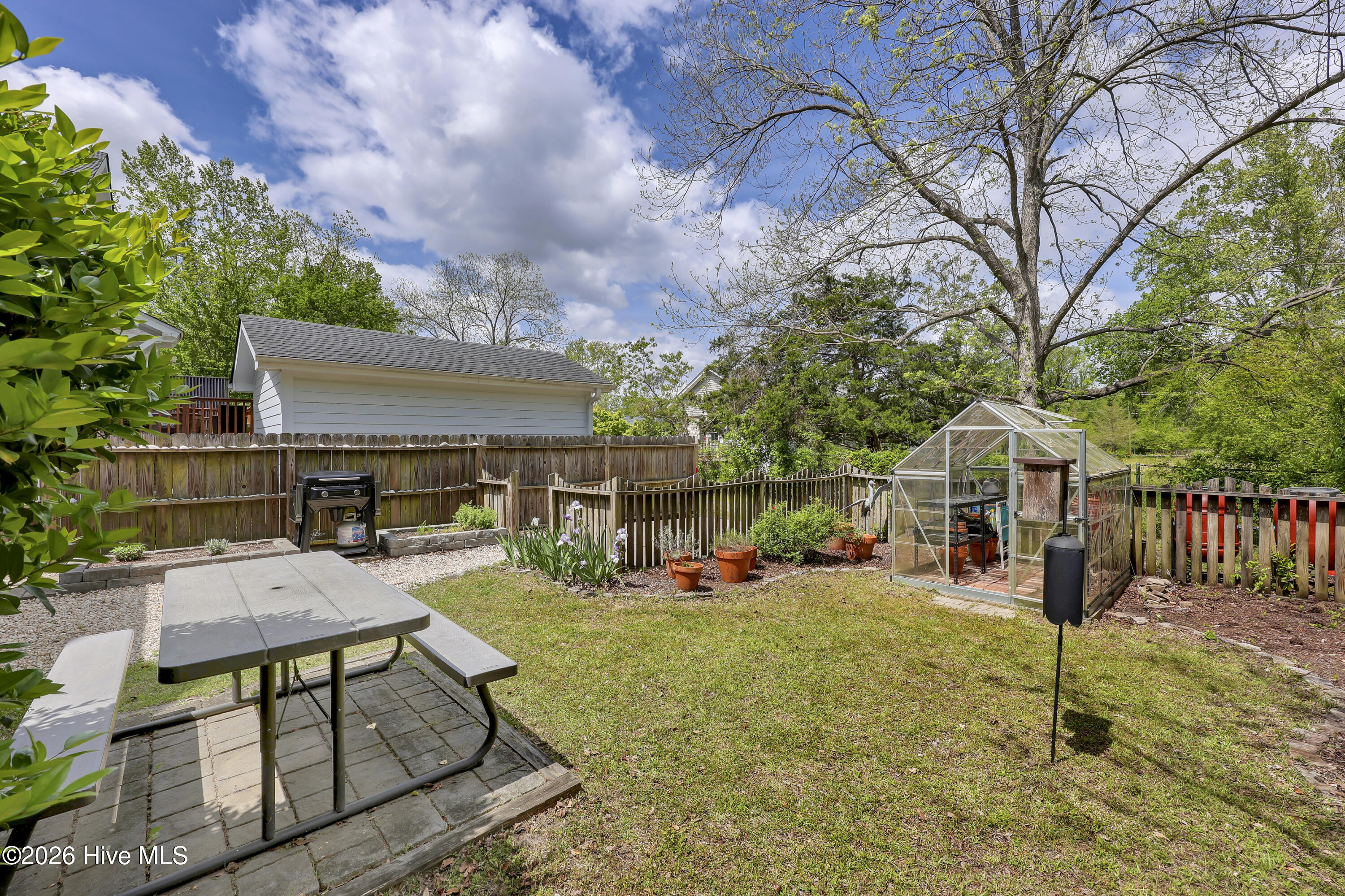 100566208 | Photo 31