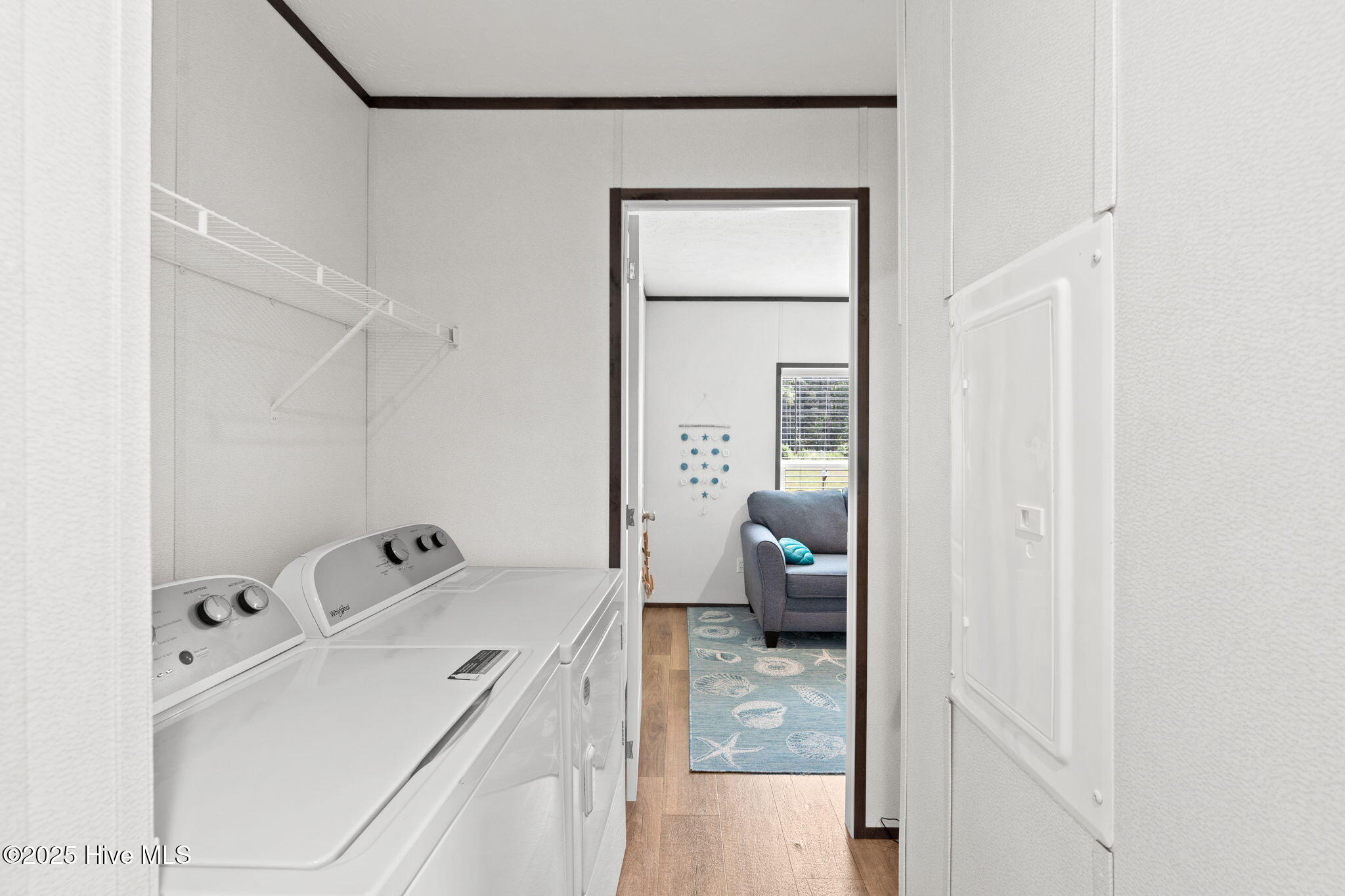 100526745 | Photo 18