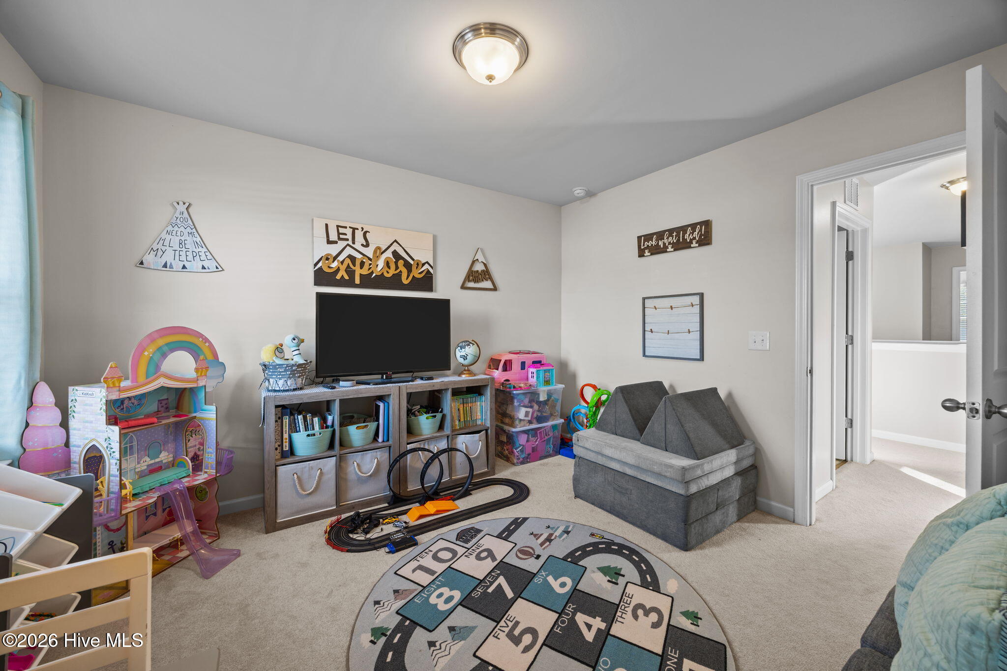 100549295 | Photo 23