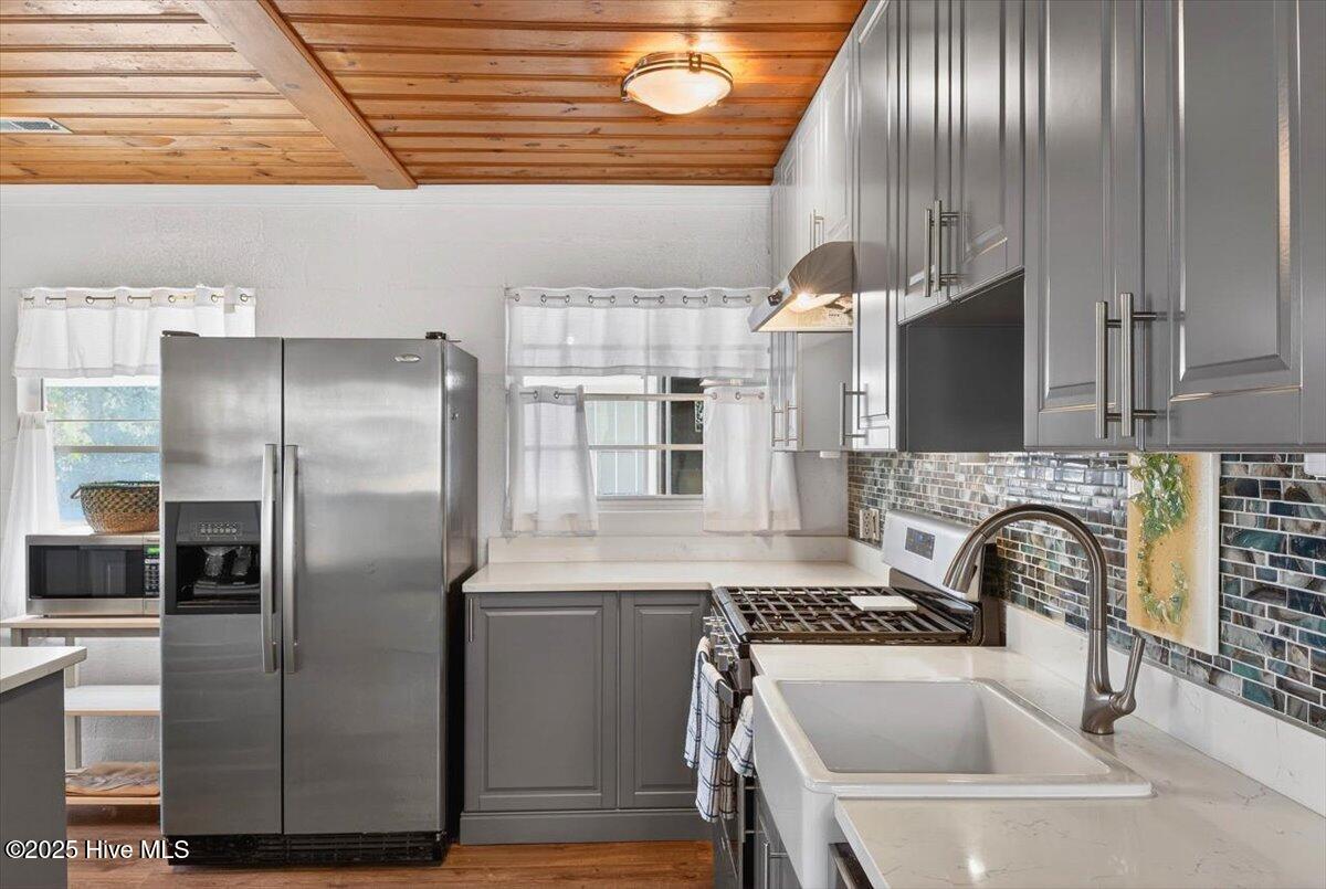 100547366 | Photo 18