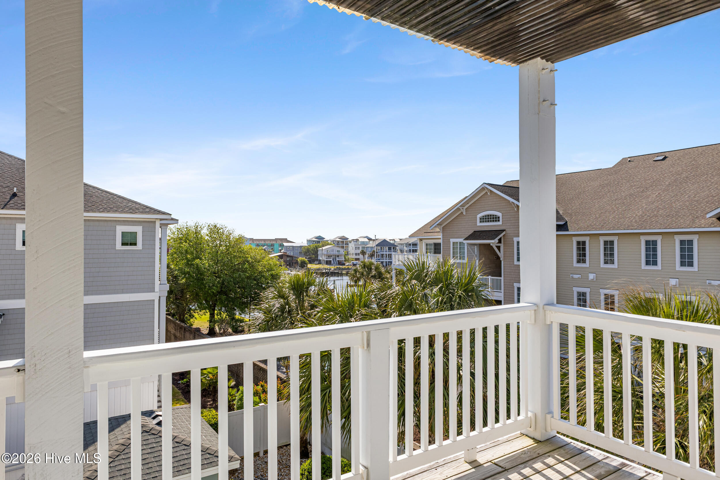 100567123 | Photo 16