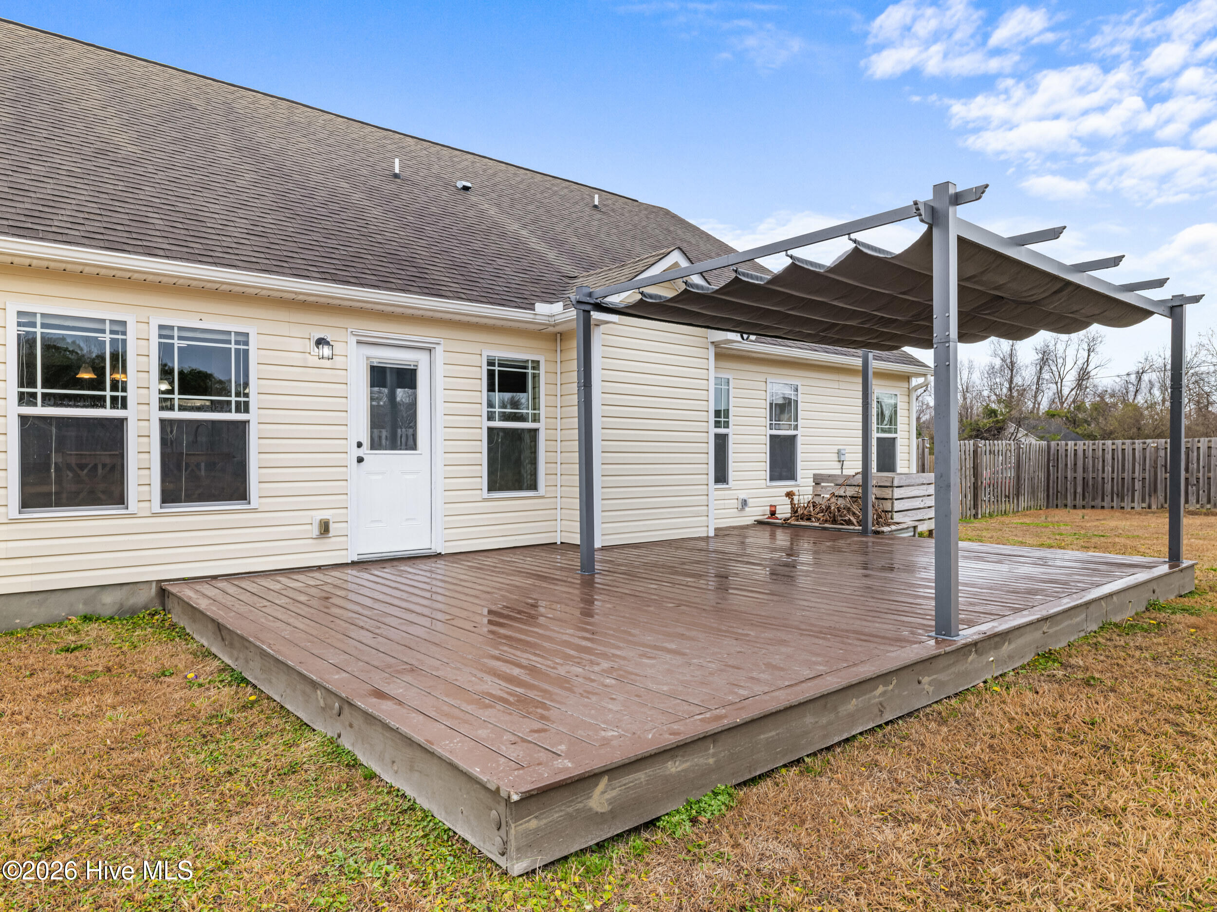 100548593 | Photo 41