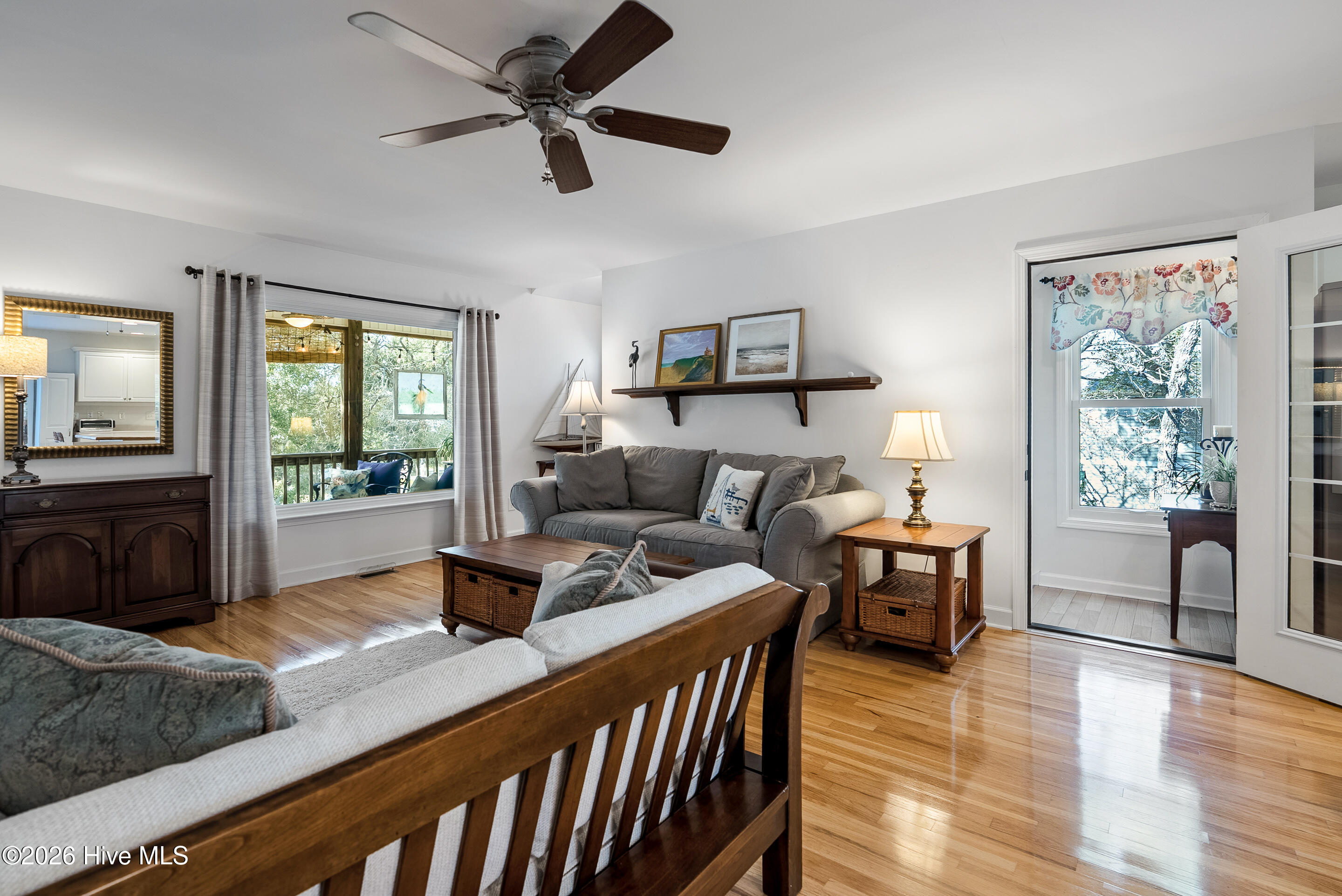 100559044 | Photo 15