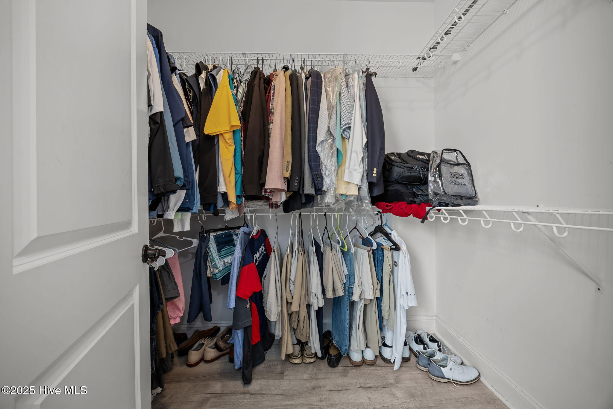 100541215 | Photo 18