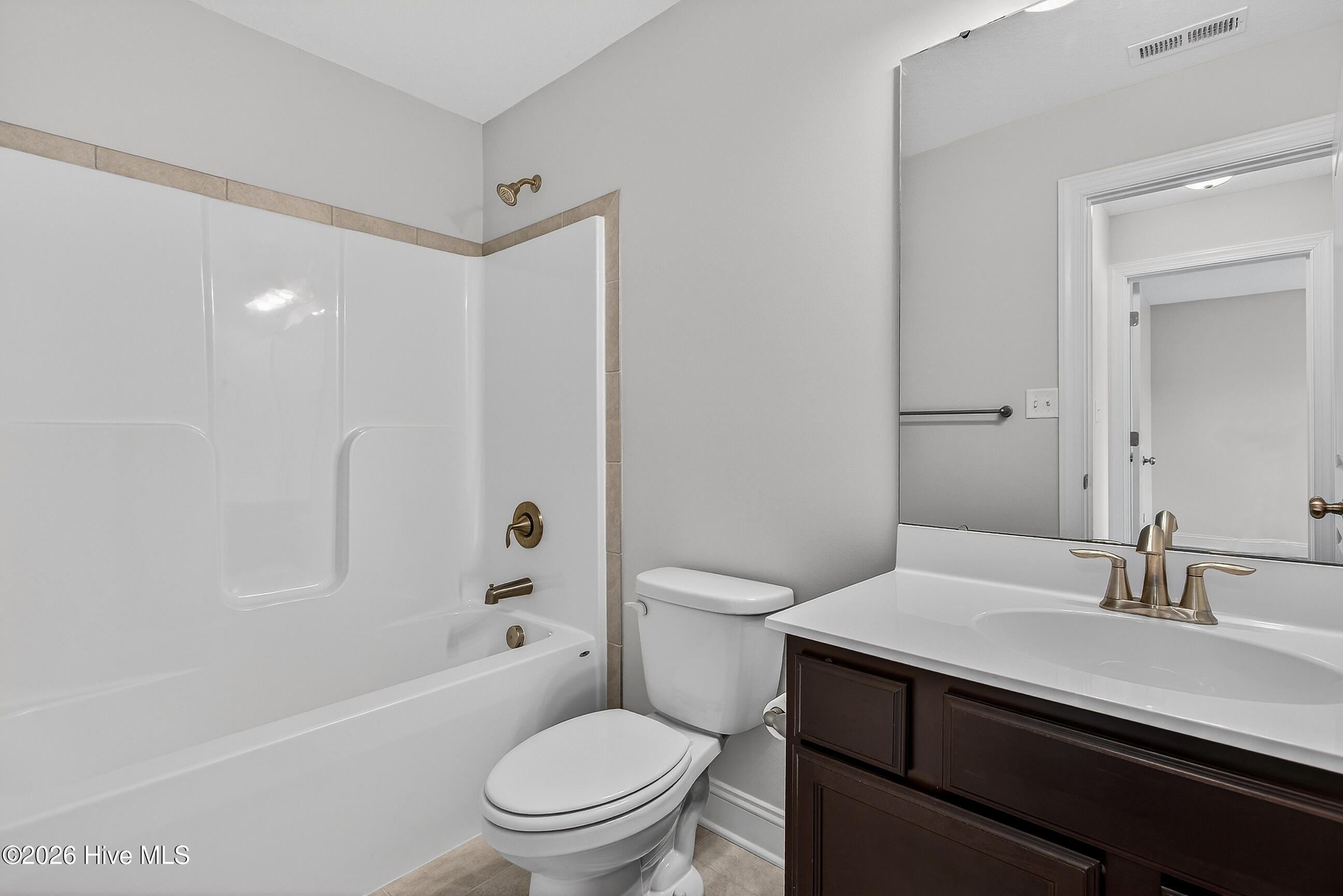 100556986 | Photo 21