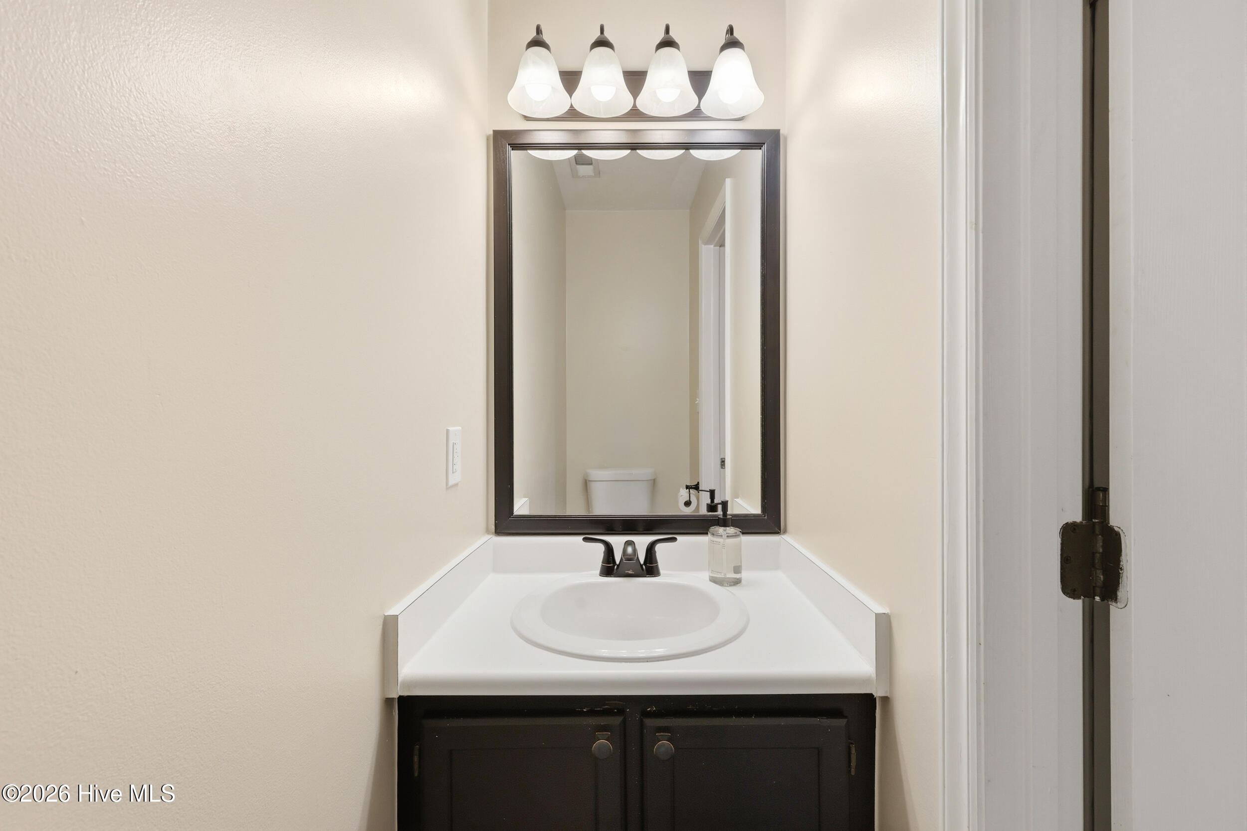 100565857 | Photo 21