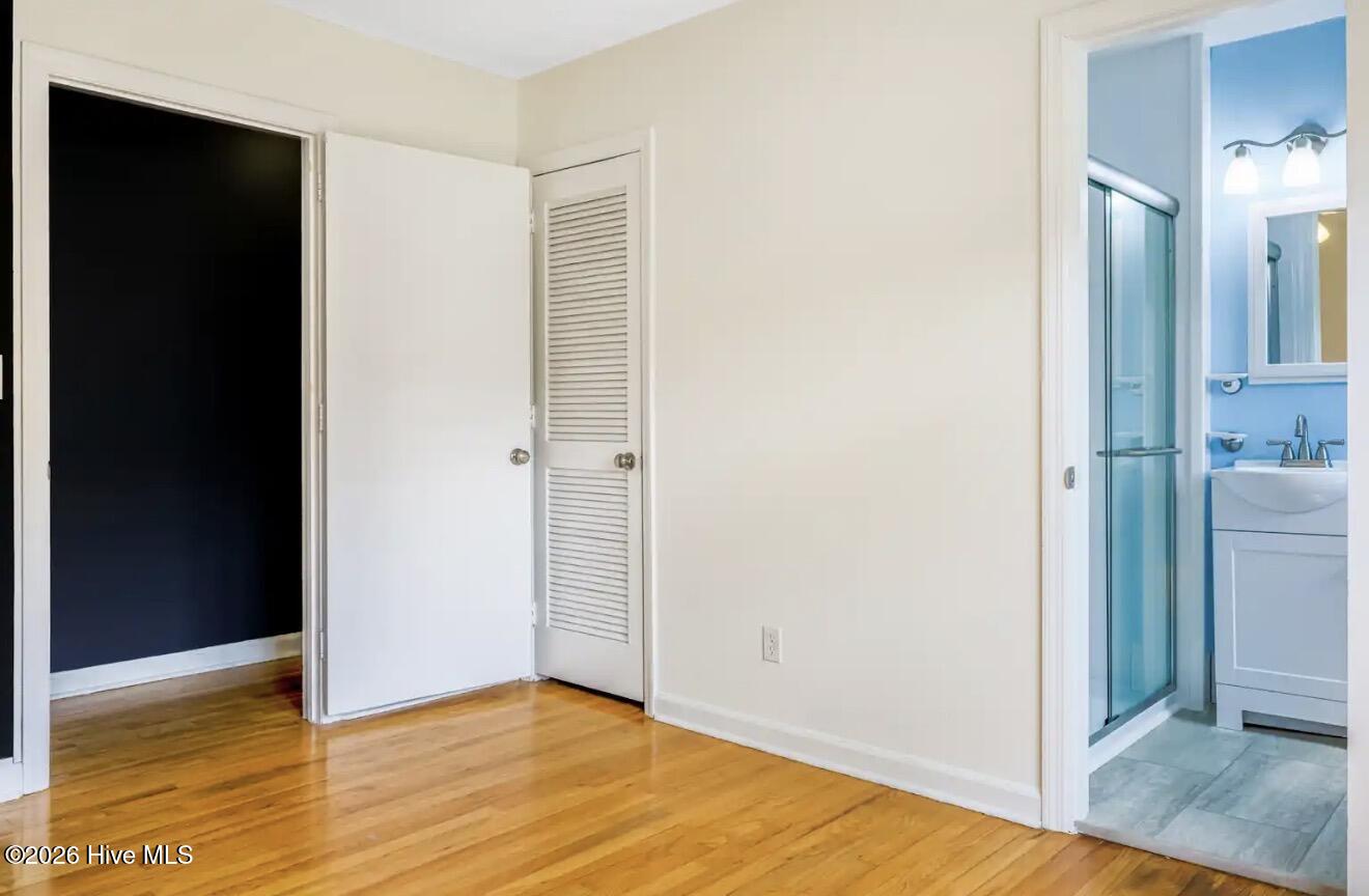 100564742 | Photo 23