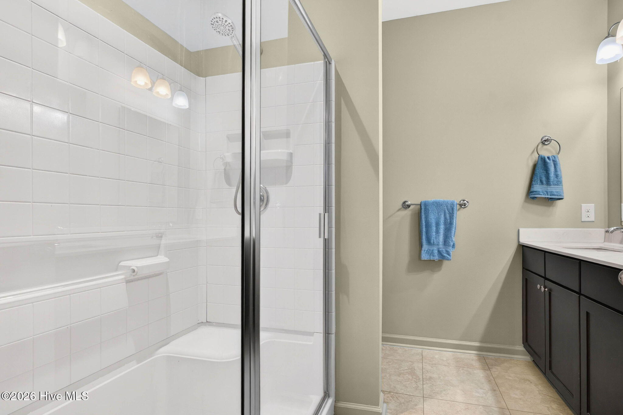 100555390 | Photo 14