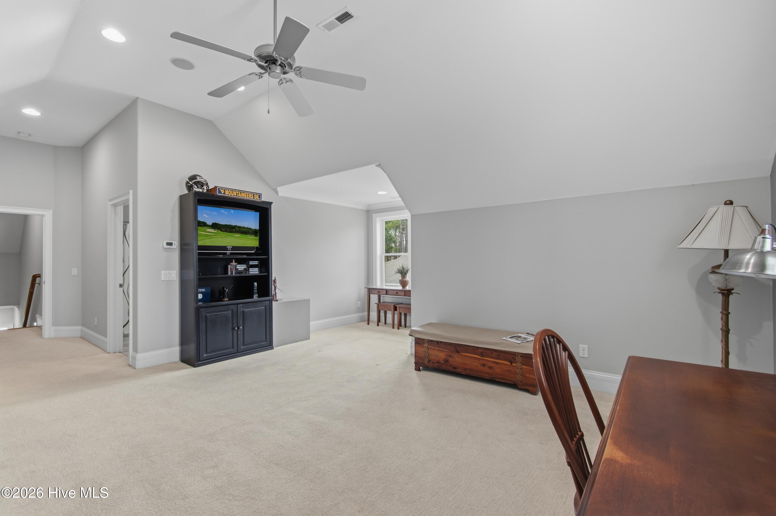 100555606 | Photo 46