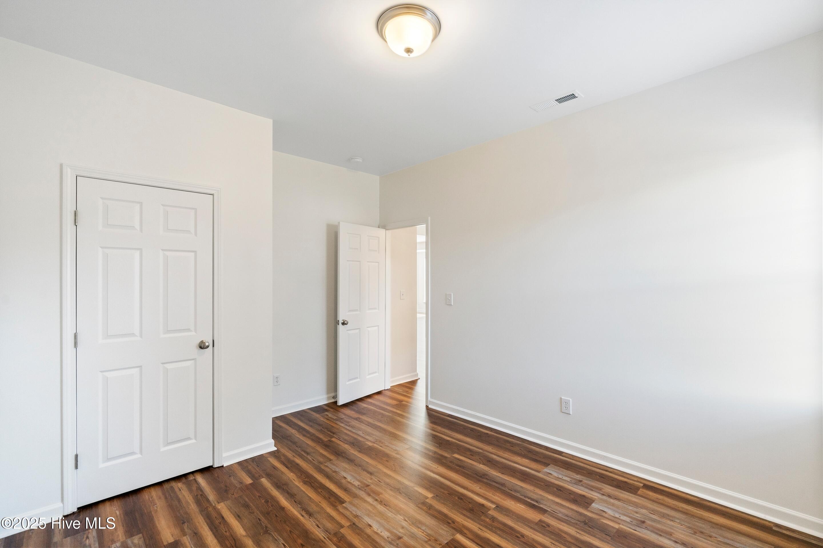 100542341 | Photo 48